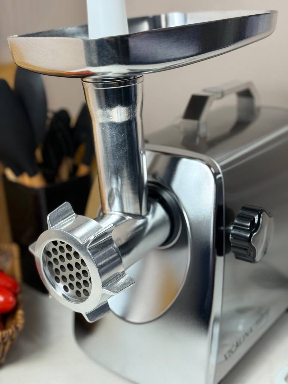 Мясорубка Vicalina VL-867D черный, серебристый