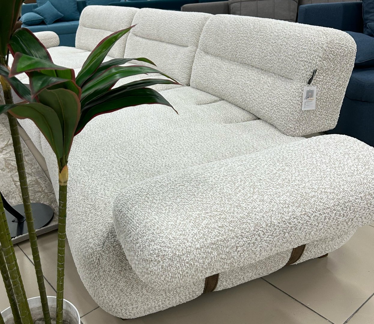 Диван TURAN HOME Lavida, 360х100 см, обивка букле, белый купить,470000