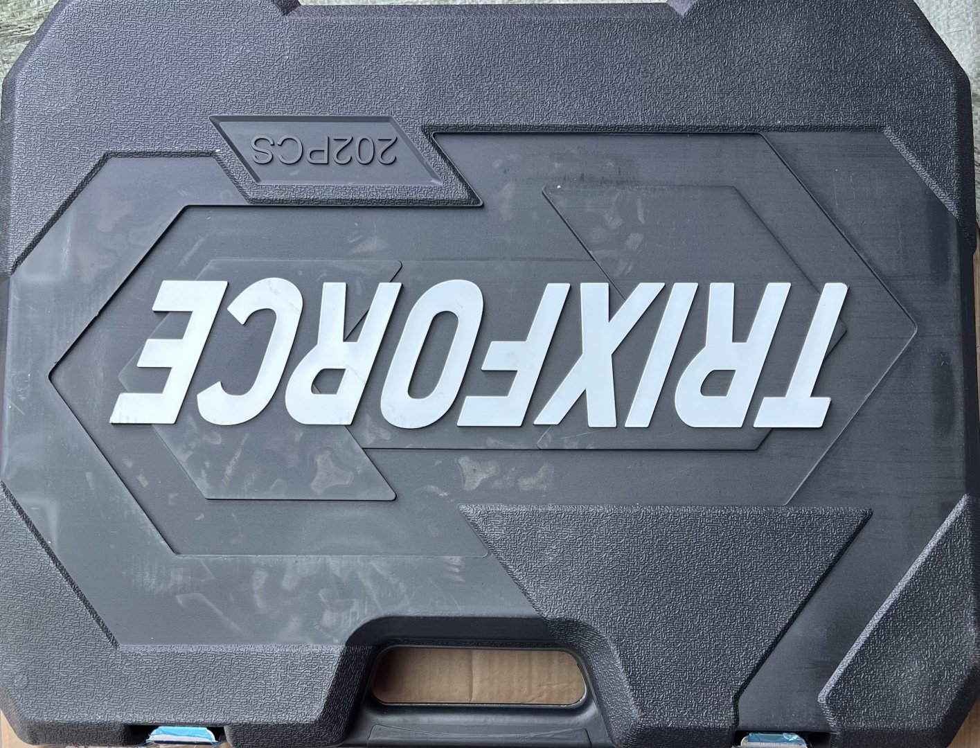 Набор инструментов и оснастки универсальный 202 в 1 TRIXFORCE Avt-08Sl20208