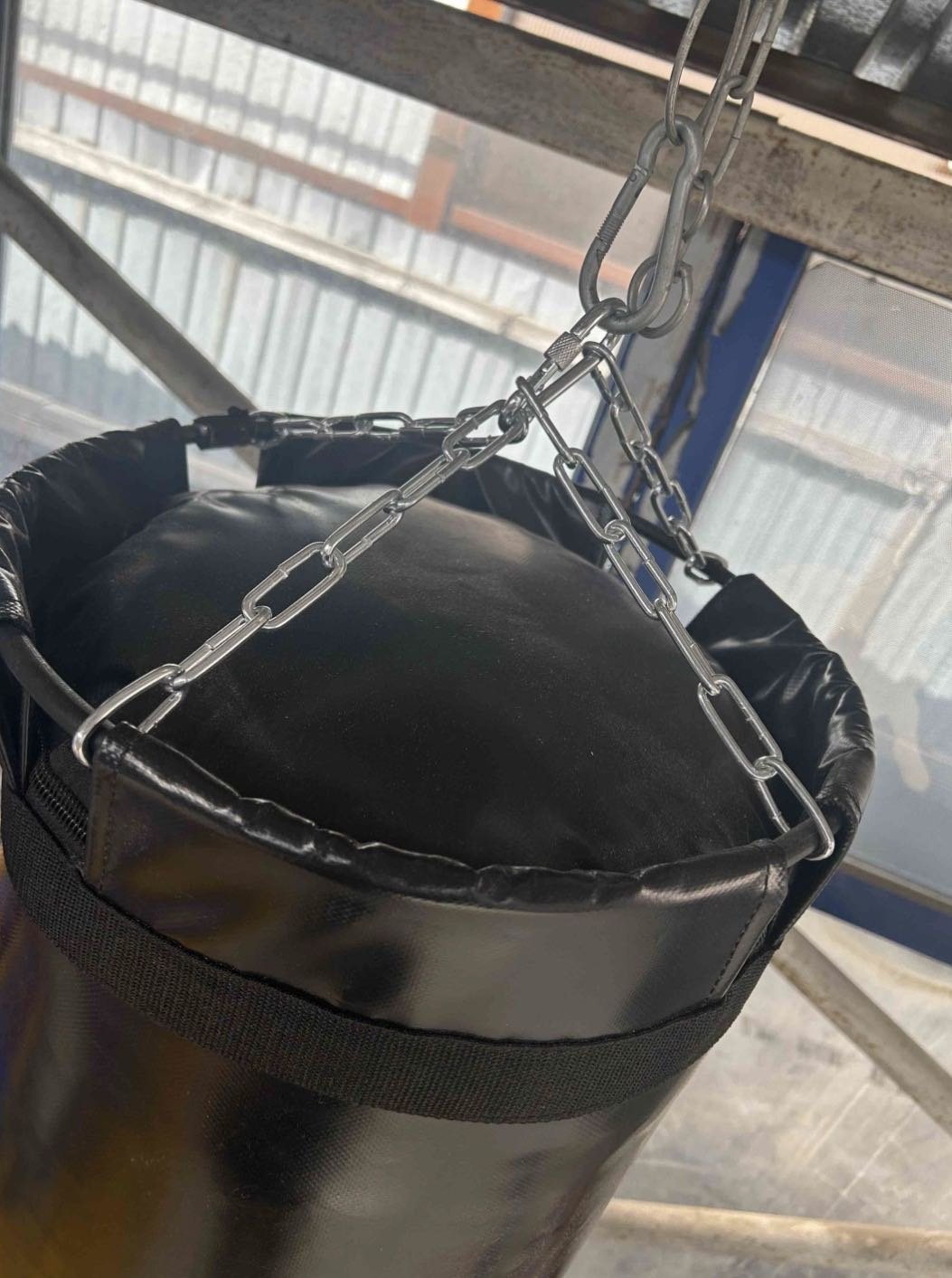 Тренировочный снаряд RUBICON Боксерская груша 100/30 cm черный