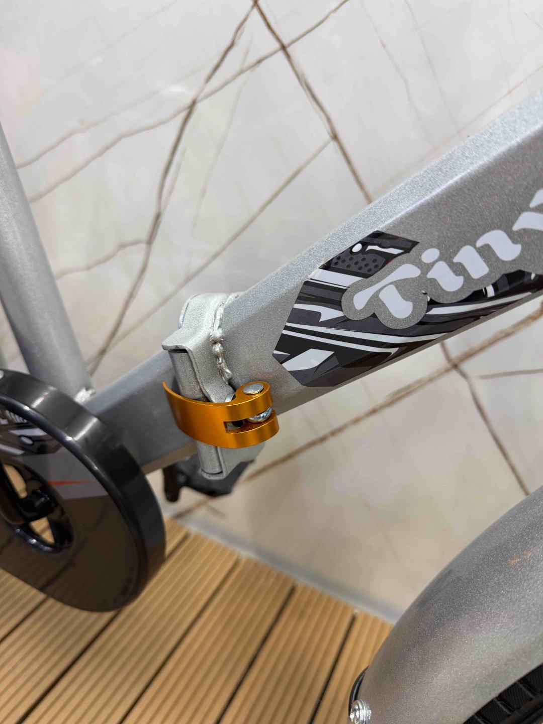 Велосипед TYLER Tiny Rider 2026 one size серебристый купить,39900