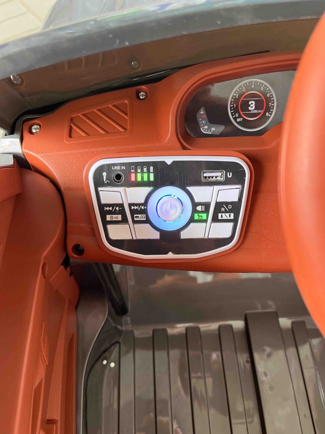 BOBO Электромашина BMW XM серый купить,NaN