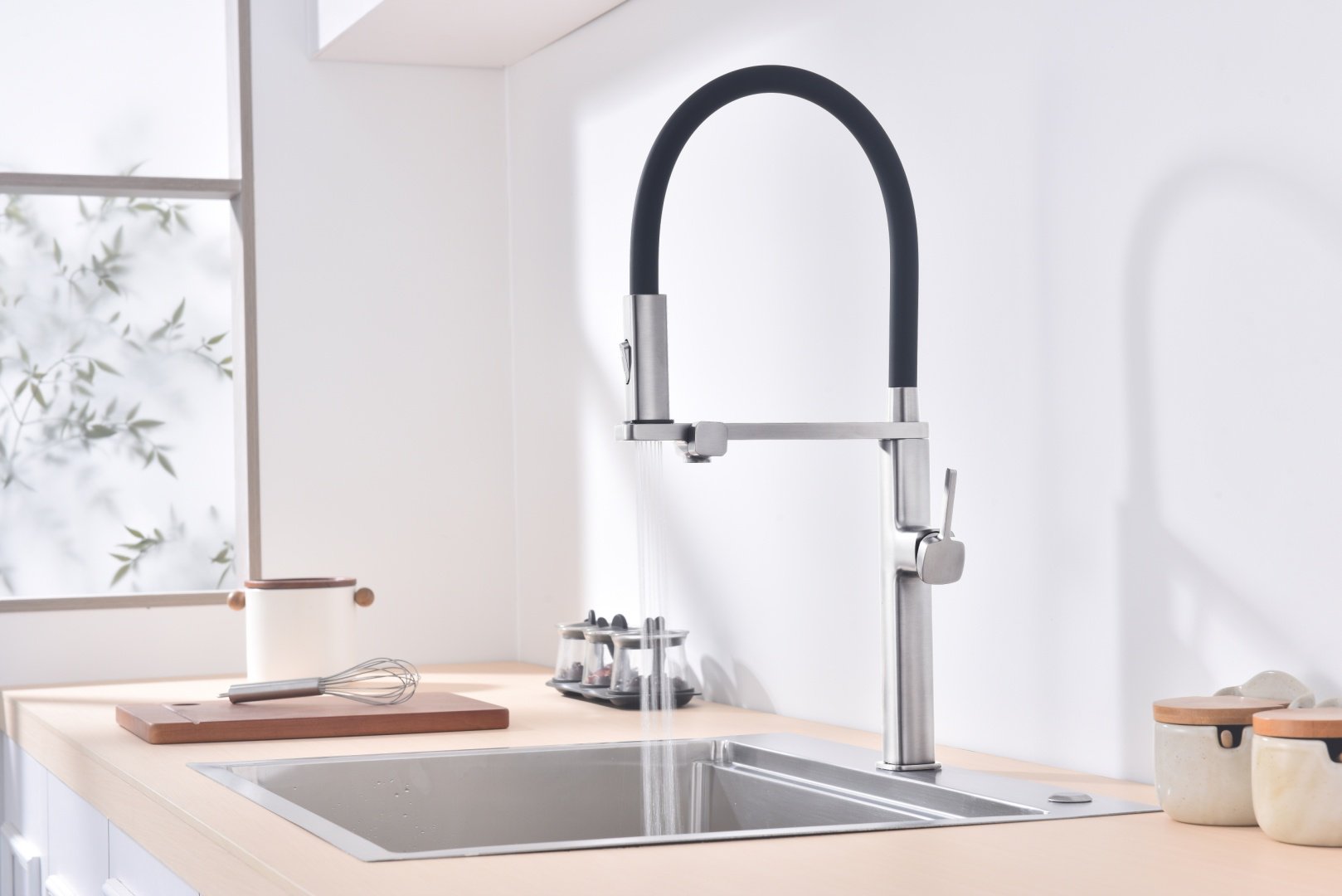 Смеситель Vincea VKF-119CH, латунь, цвет хром, черный купить,221000