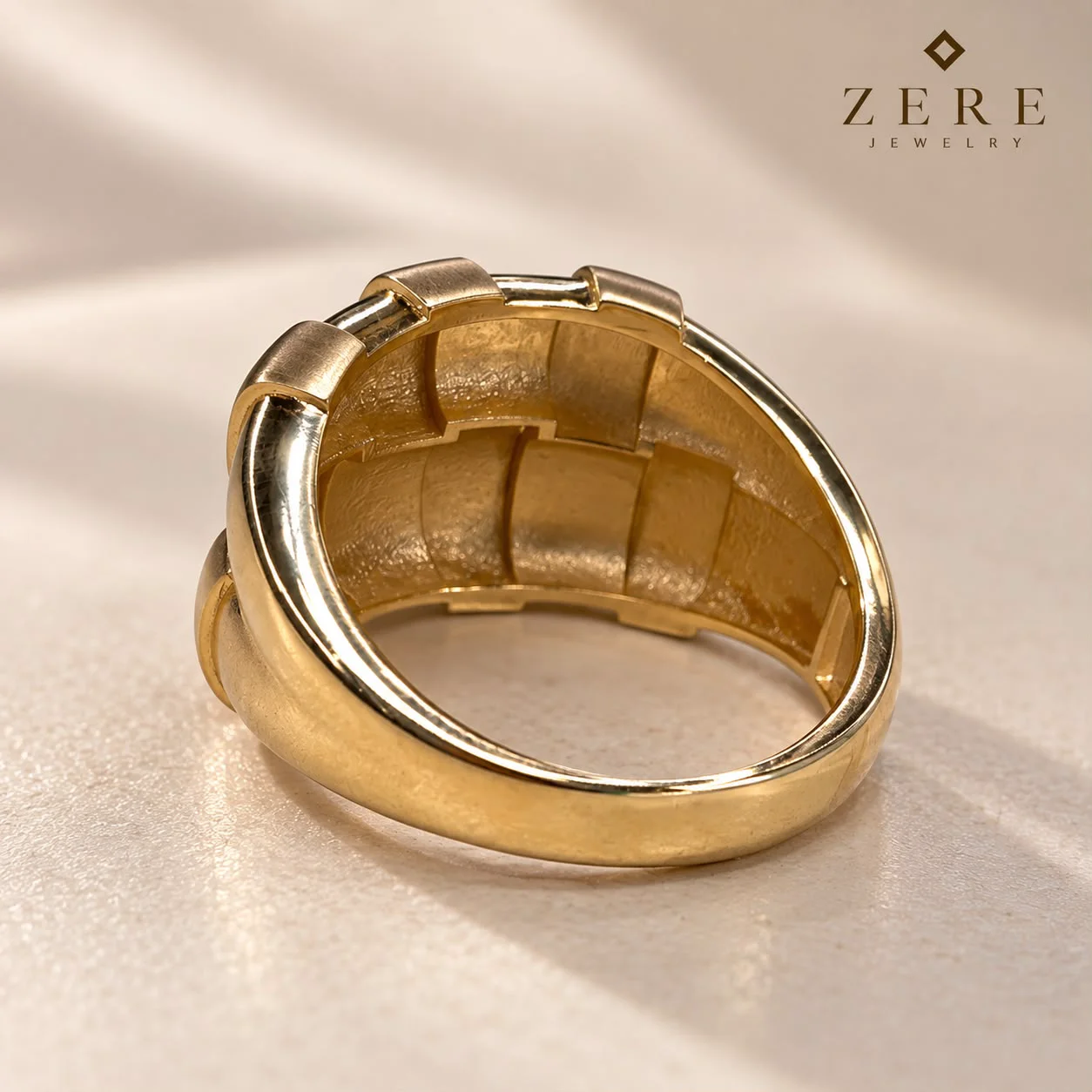 Кольцо Zere ZR010910 желтое золото 3.32 г 20 р  купить,249000