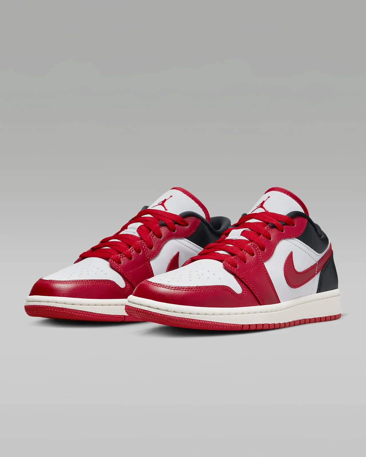 Кроссовки Air Jordan 1 Low белый 35,5 купить,0