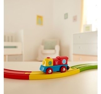 Hape E3820_HP Маленький Храбрый паровоз