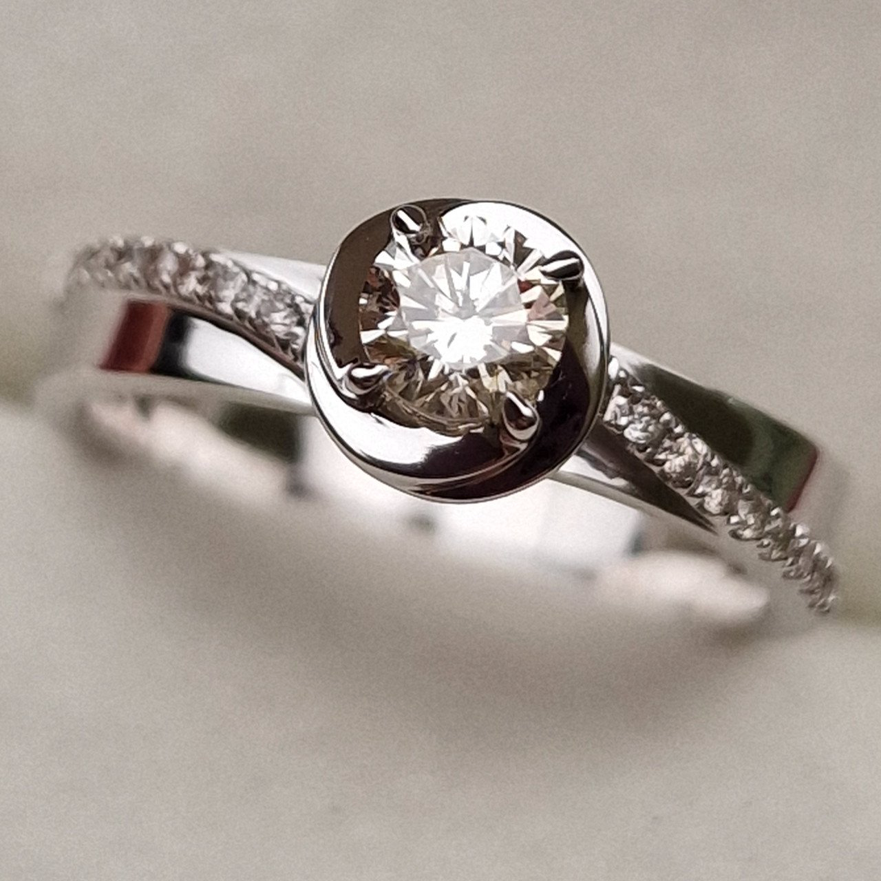 Кольцо Deimantas 98882982 16,5р 3,64гр 0,37ct. купить,NaN