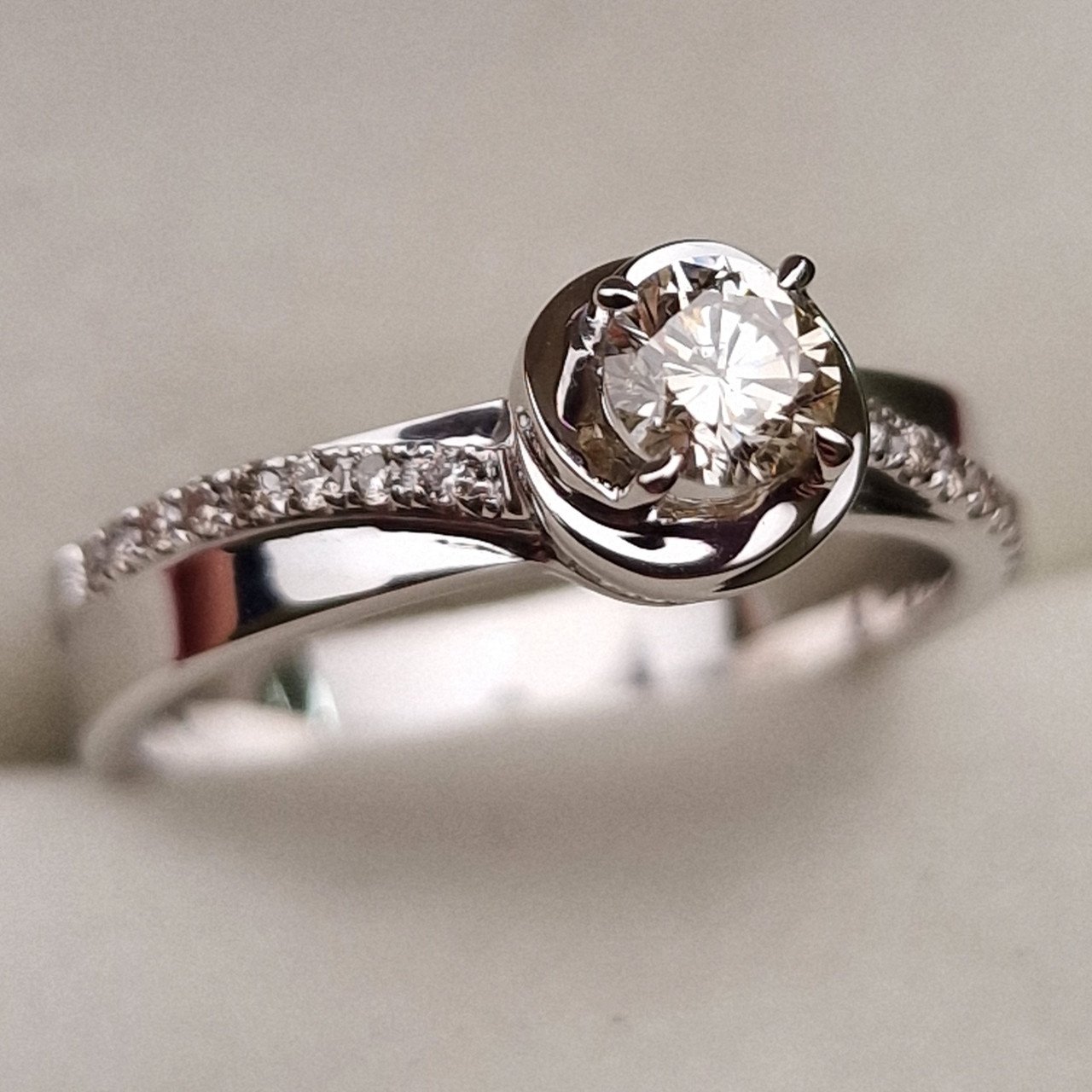 Кольцо Deimantas 98882982 16,5р 3,64гр 0,37ct. купить,NaN