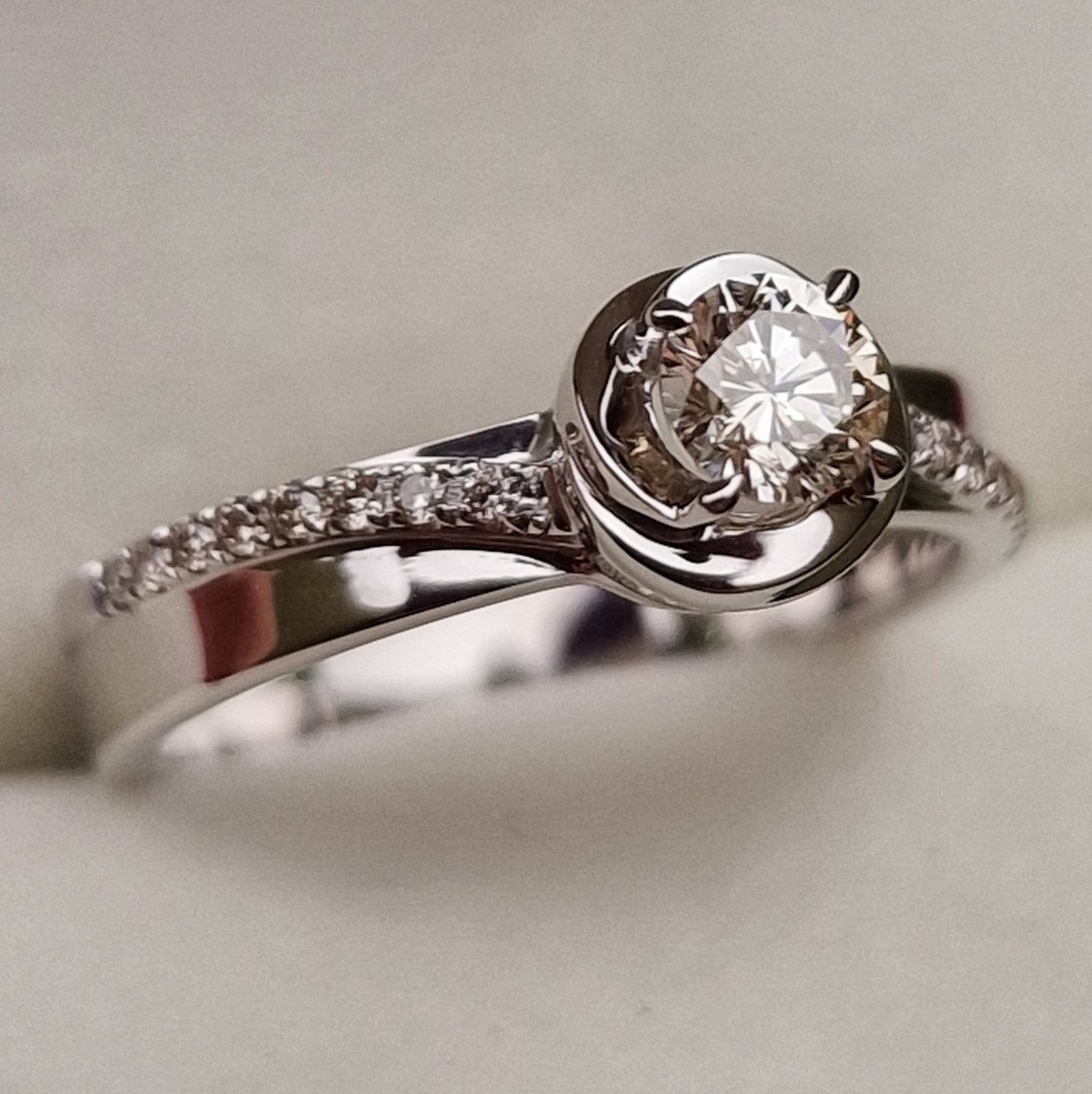 Кольцо Deimantas 98882982 16,5р 3,64гр 0,37ct. купить,NaN