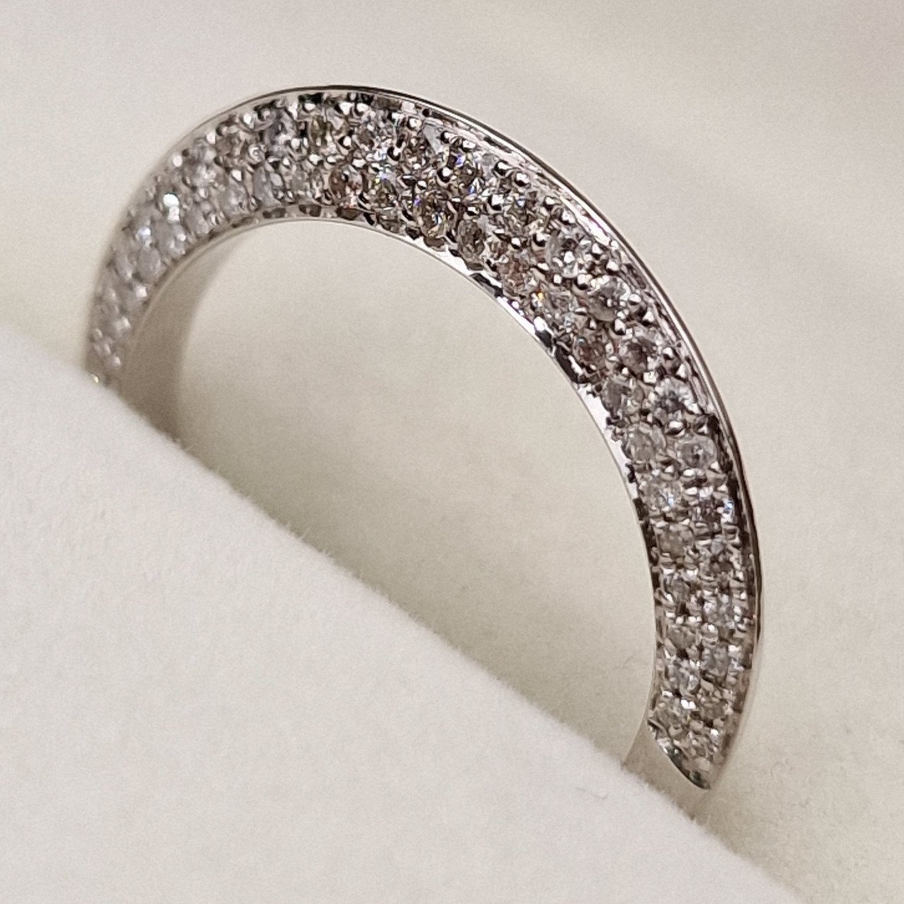 Кольцо Deimantas 98883072 17р 2,58гр 0,64ct. купить,NaN
