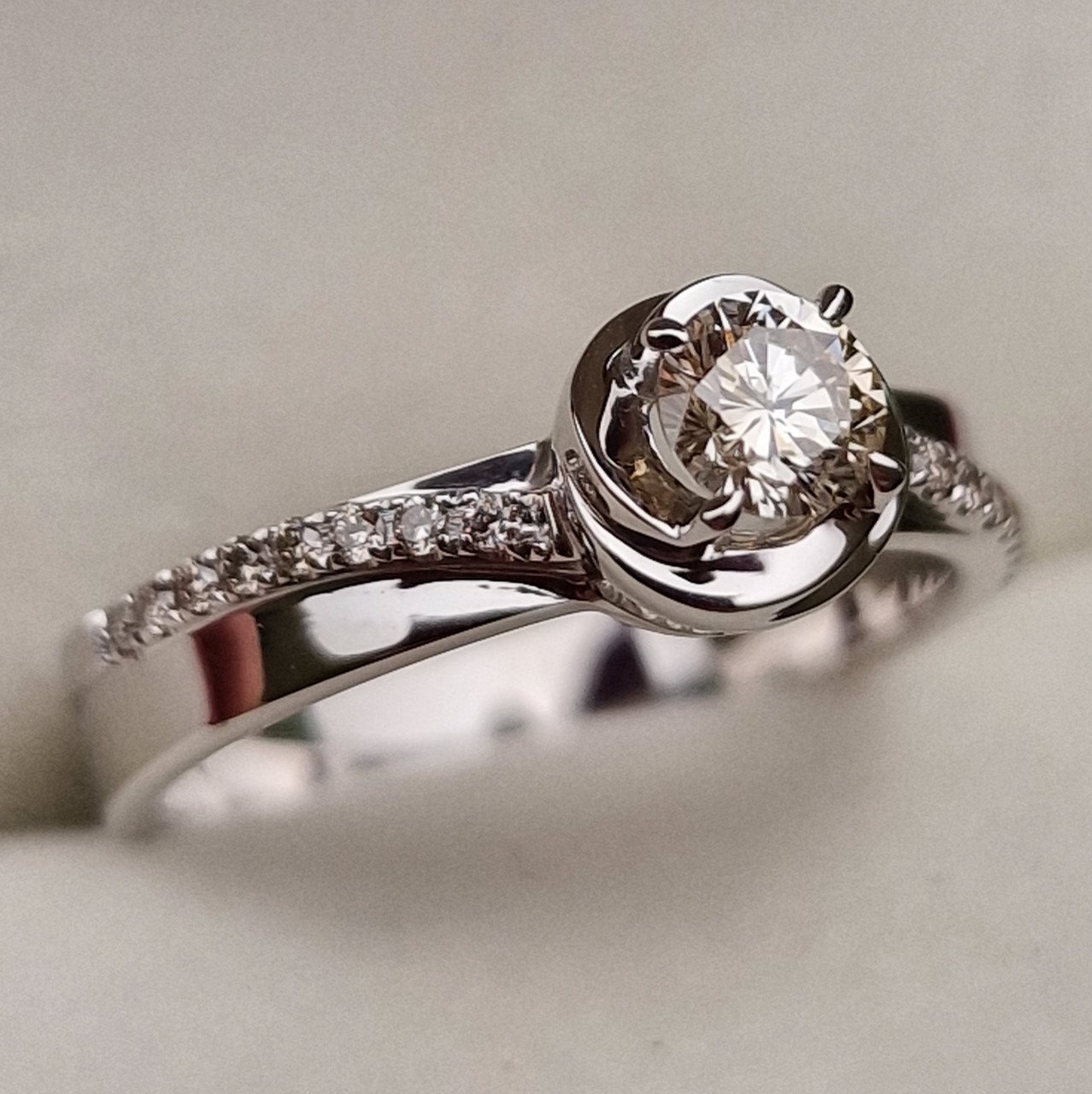 Кольцо Deimantas 98882982 16,5р 3,64гр 0,37ct. купить,NaN