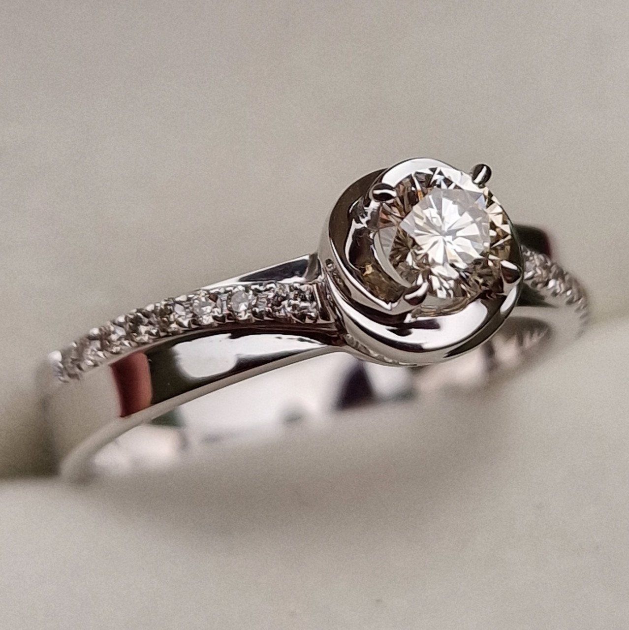 Кольцо Deimantas 98882982 16,5р 3,64гр 0,37ct. купить,NaN