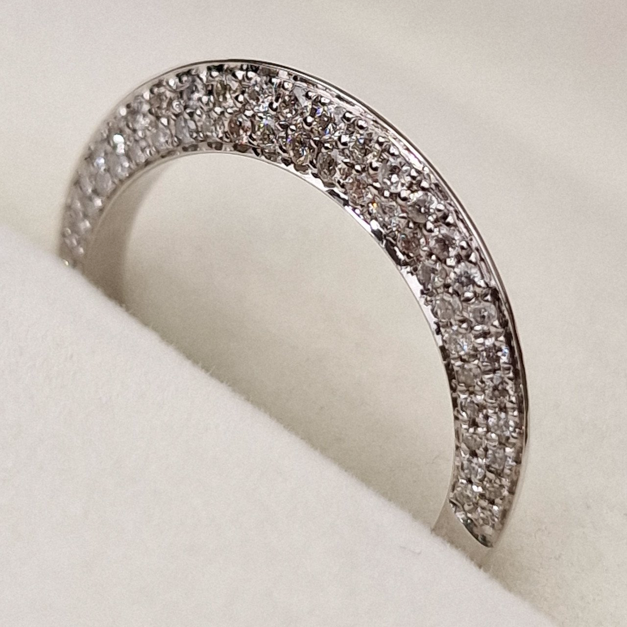 Кольцо Deimantas 98882998 16,5р 2,44гр 0,64ct. купить,NaN