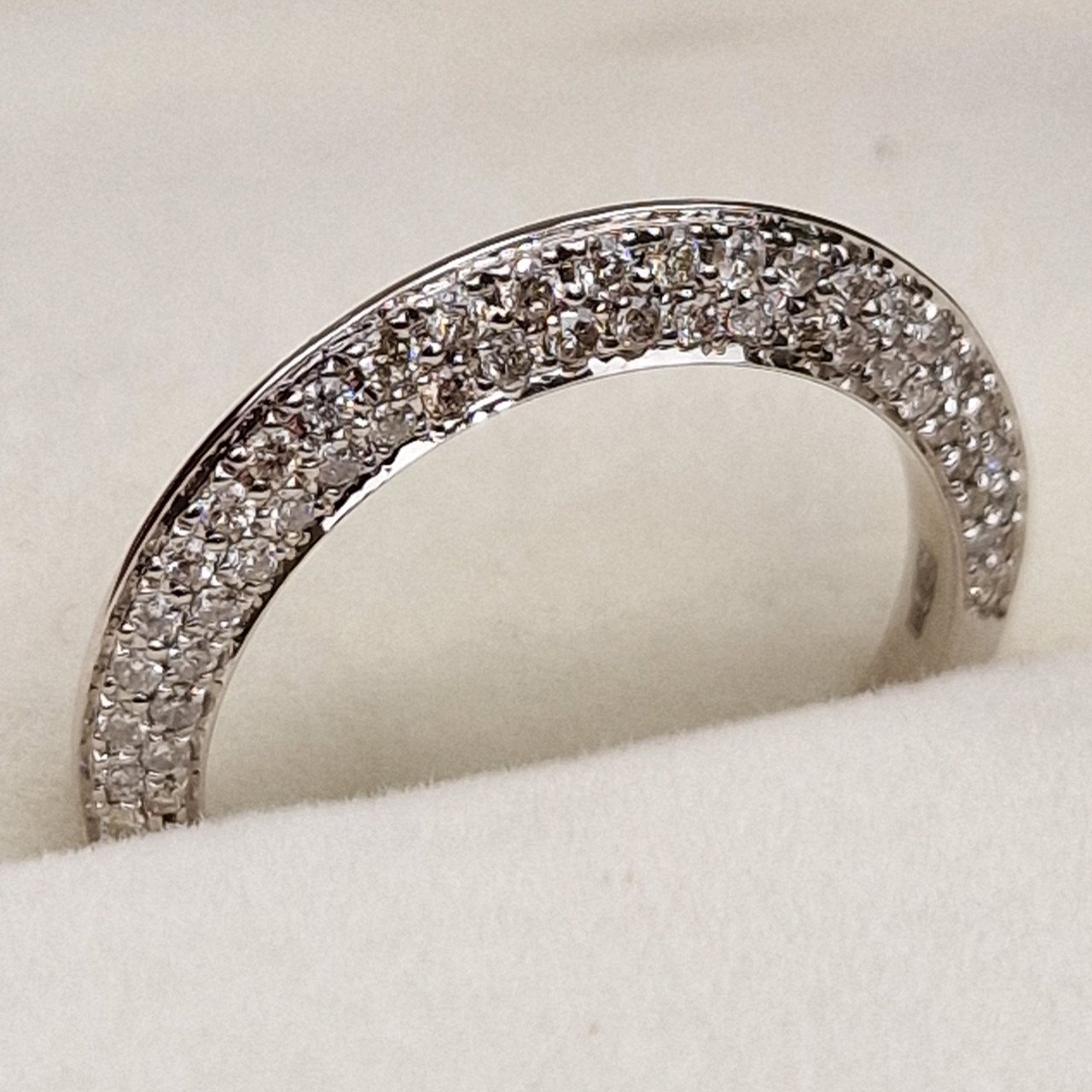 Кольцо Deimantas 98882998 16,5р 2,44гр 0,64ct. купить,NaN