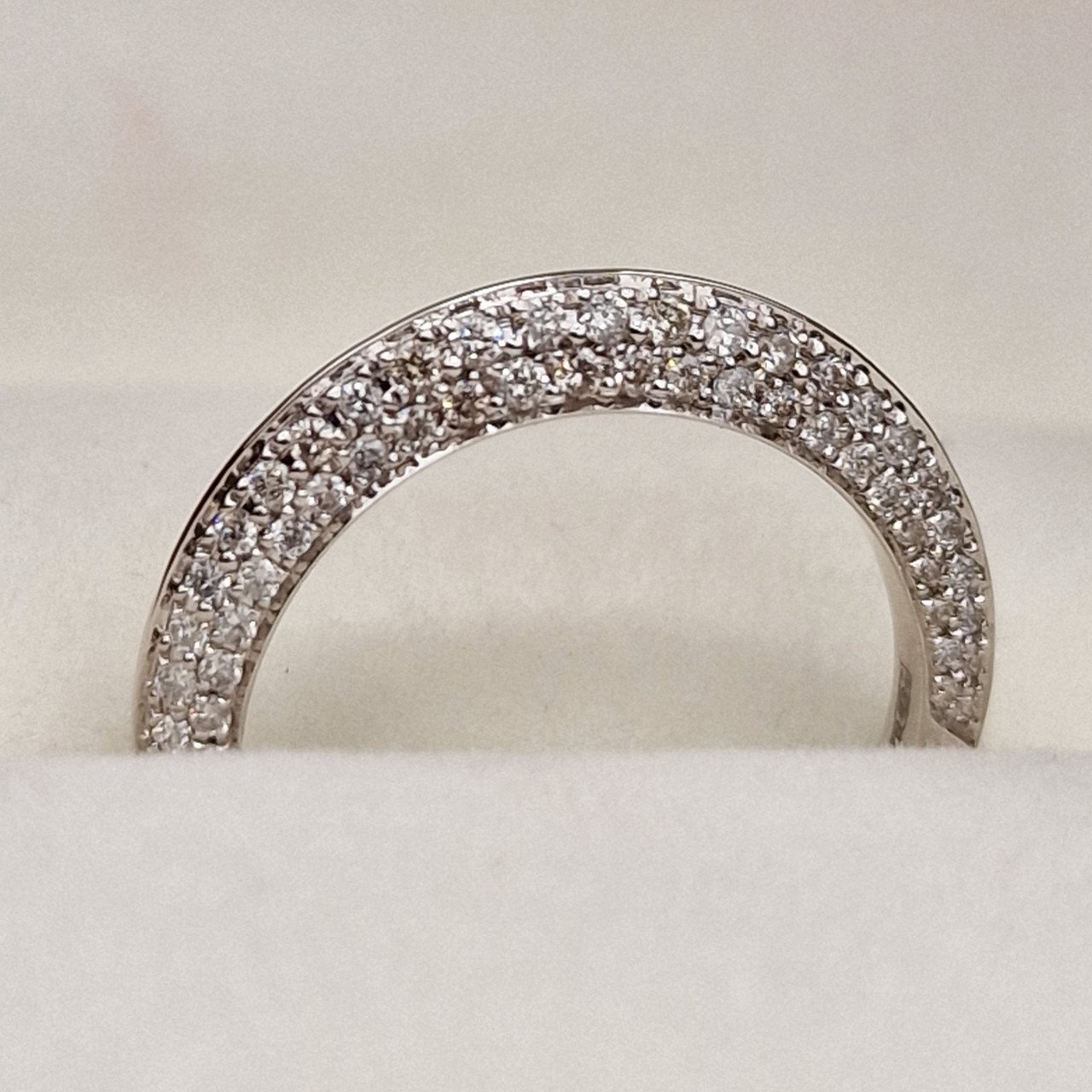 Кольцо Deimantas 98882998 16,5р 2,44гр 0,64ct. купить,NaN