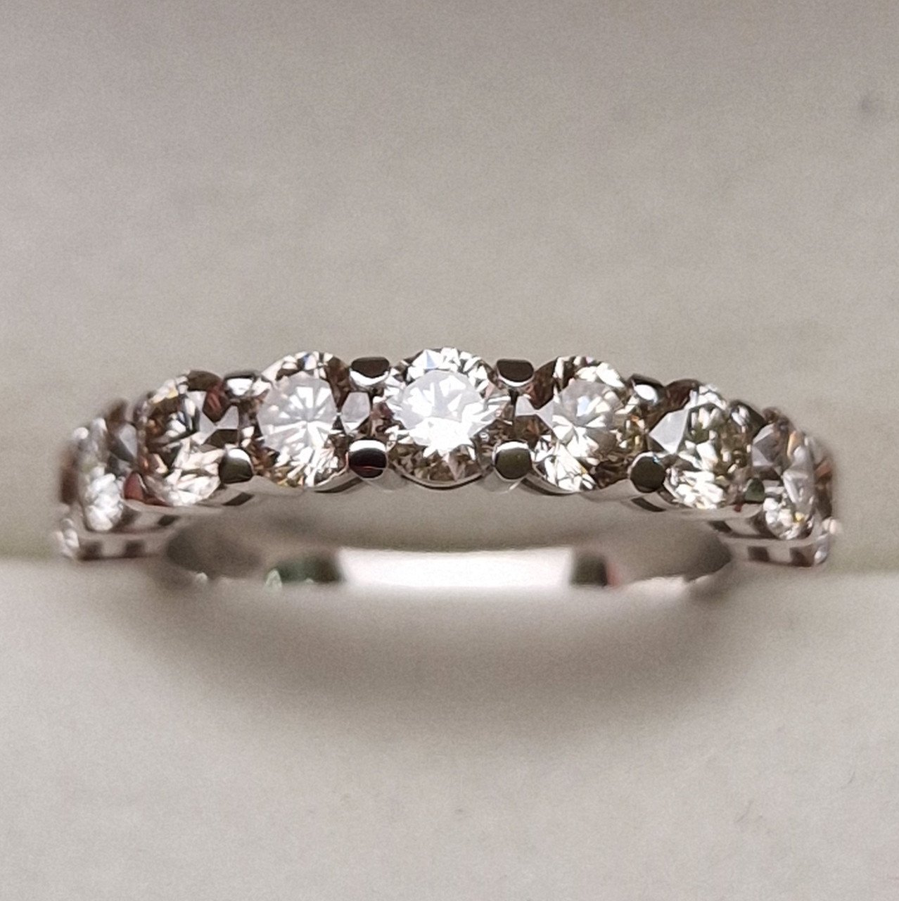 Кольцо Deimantas 98882987 16,5р 3,13гр 1,90ct. купить,NaN