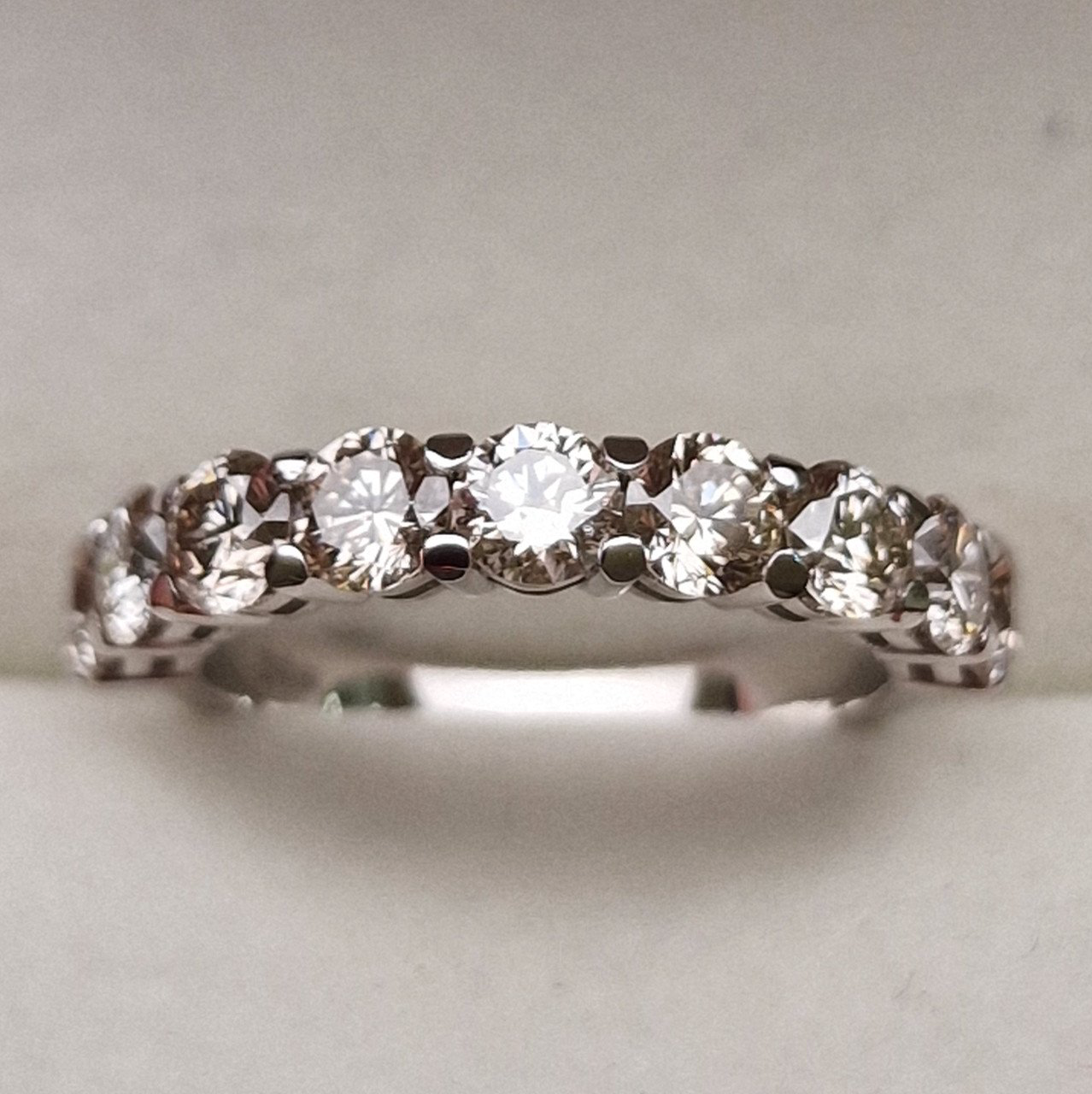 Кольцо Deimantas 98882987 16,5р 3,13гр 1,90ct. купить,NaN