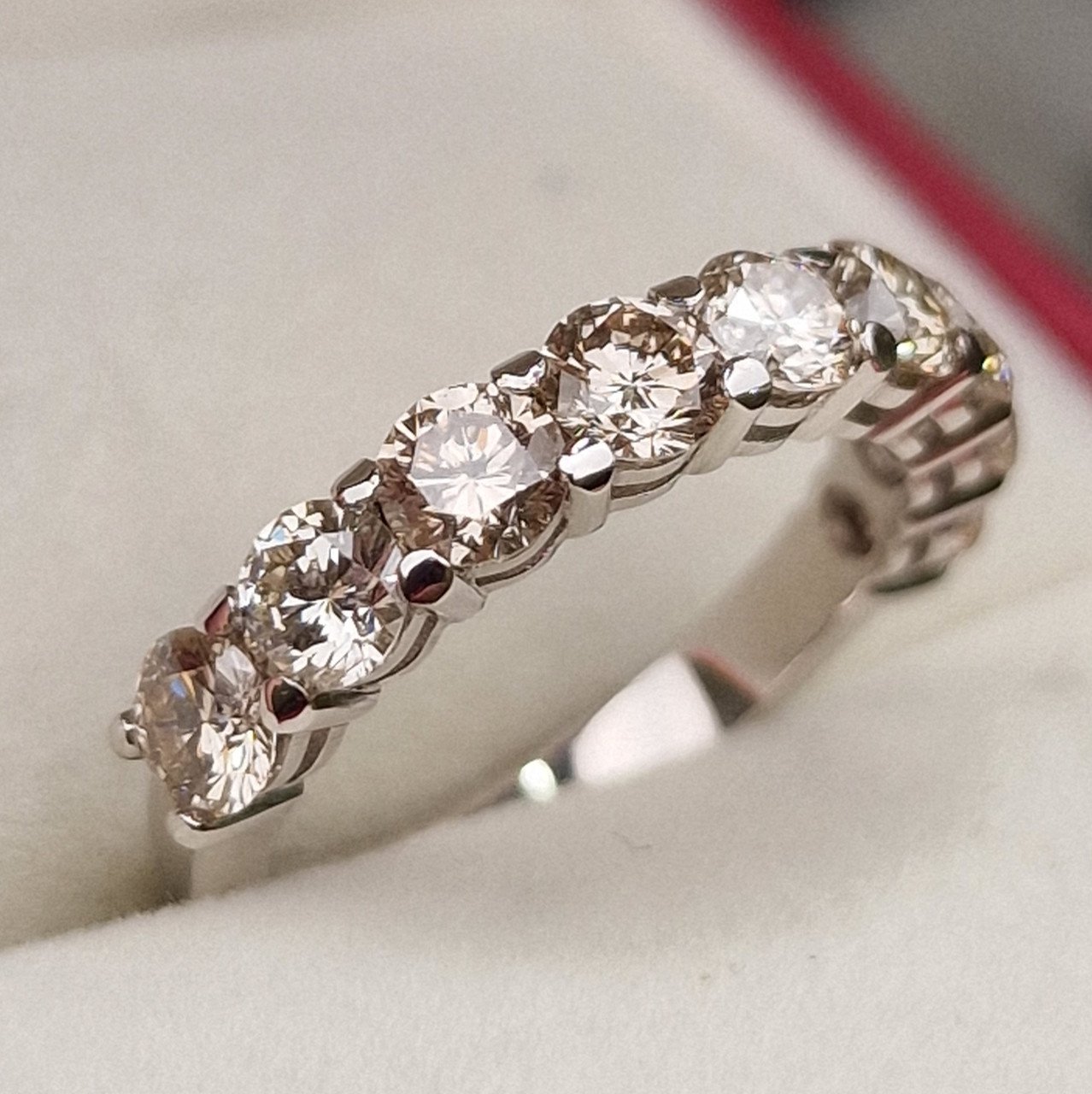 Кольцо Deimantas 98882987 16,5р 3,13гр 1,90ct. купить,NaN