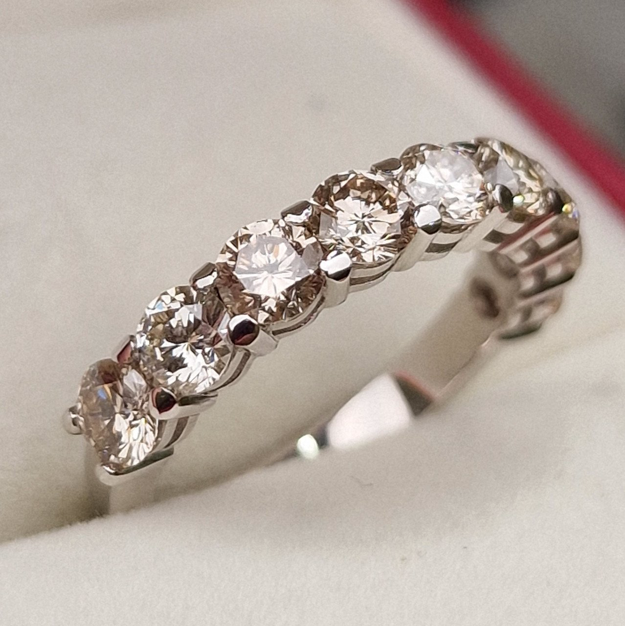 Кольцо Deimantas 98882987 16,5р 3,13гр 1,90ct. купить,NaN