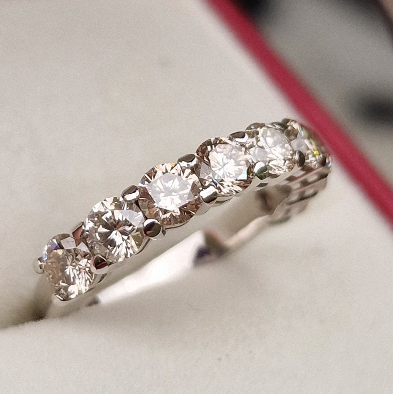 Кольцо Deimantas 98882987 16,5р 3,13гр 1,90ct. купить,NaN