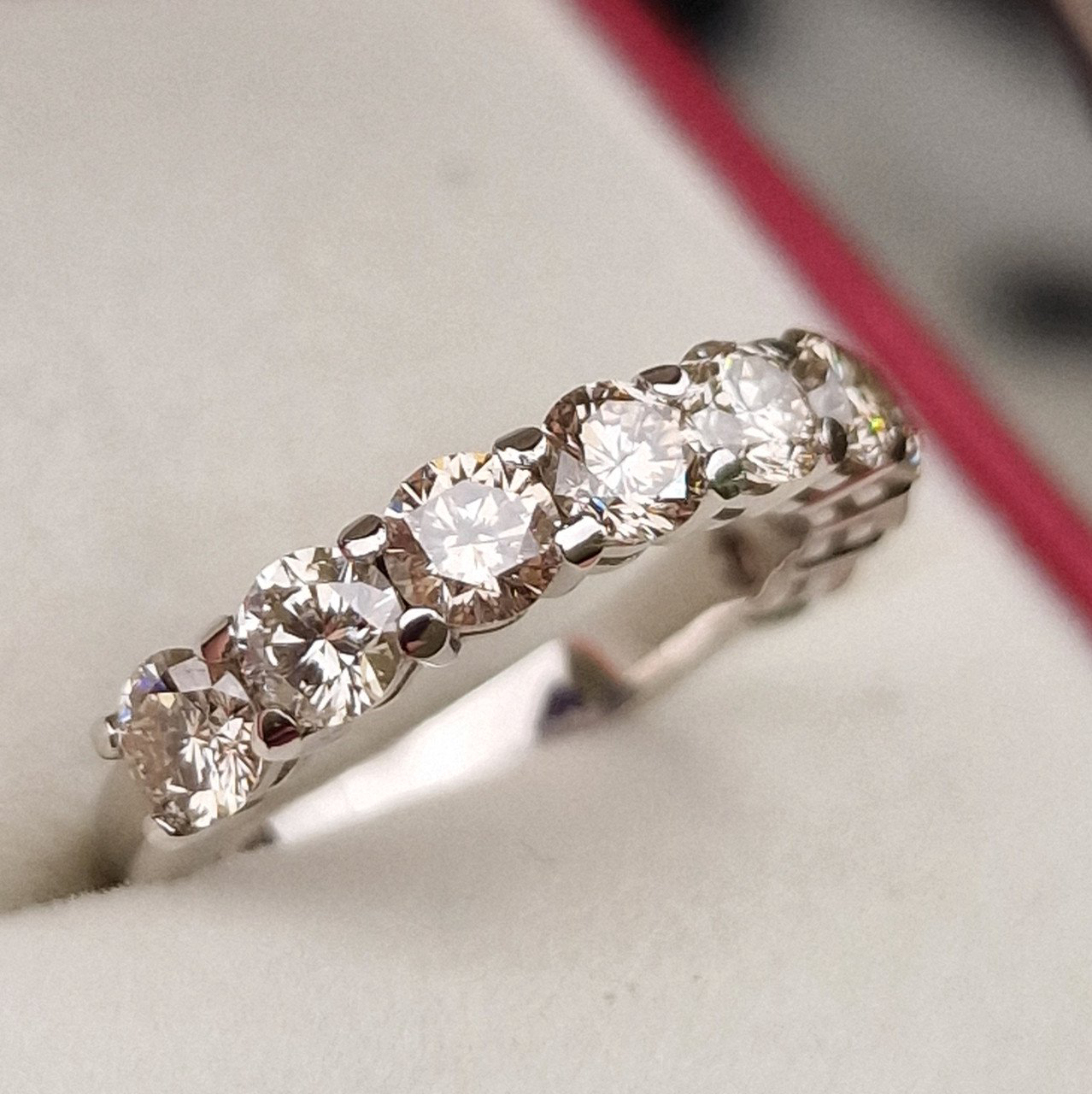 Кольцо Deimantas 98882987 16,5р 3,13гр 1,90ct. купить,NaN