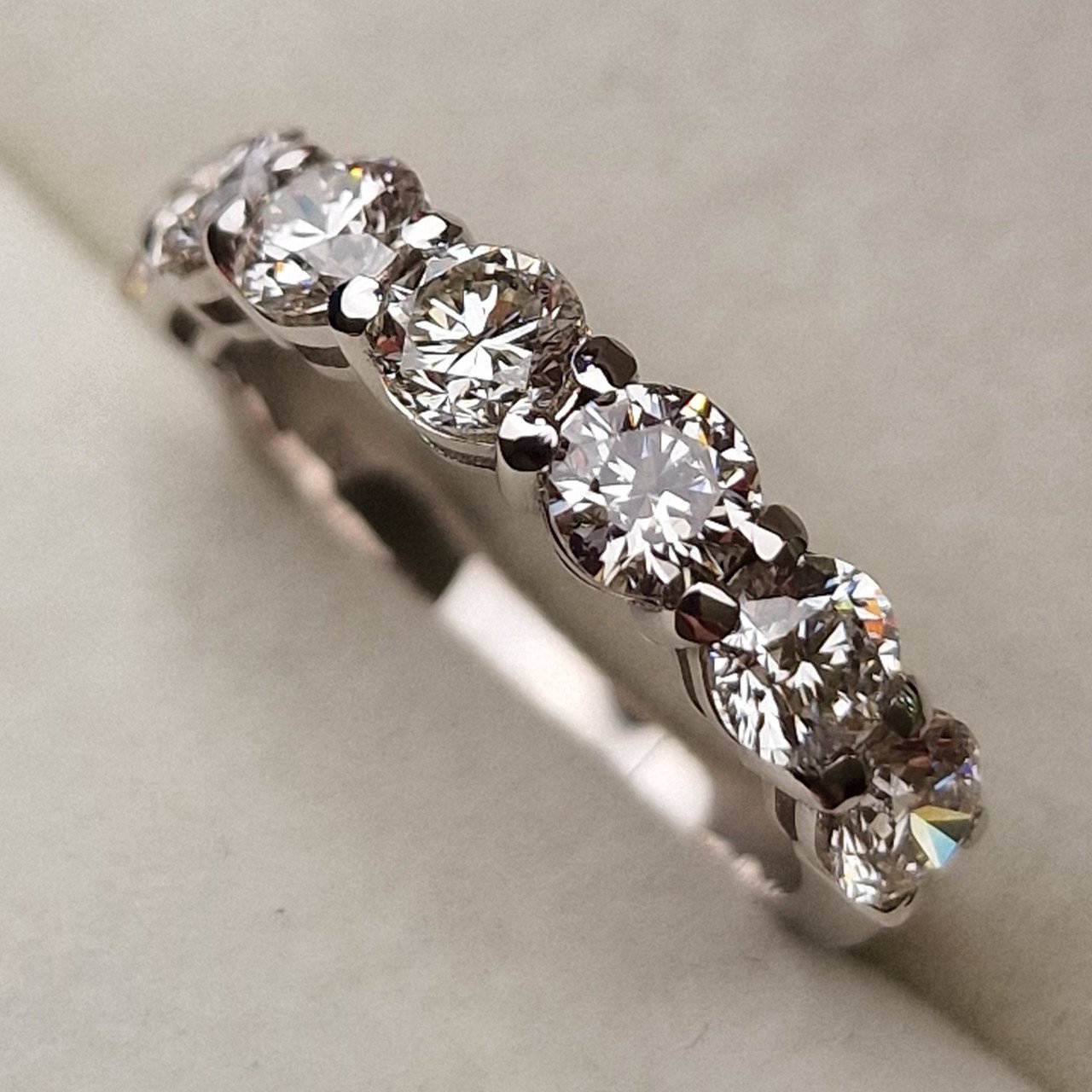 Кольцо Deimantas 98882991 16,5р 3,61гр 2,03ct. купить,NaN