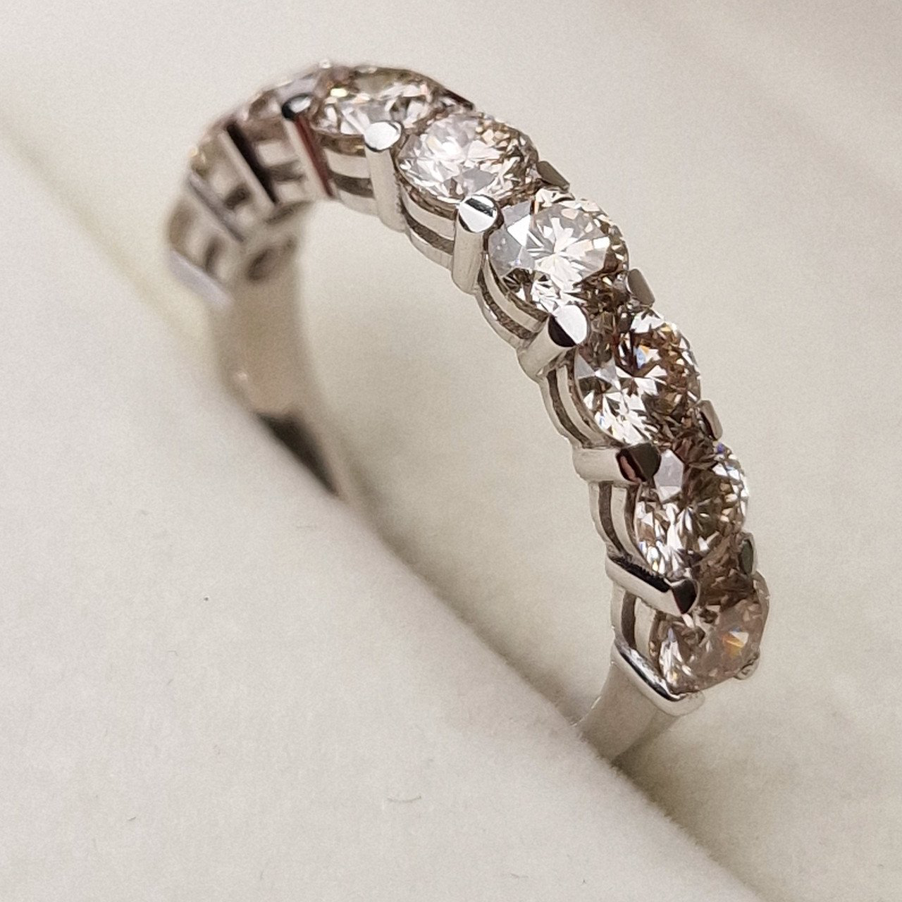 Кольцо Deimantas 98882987 16,5р 3,13гр 1,90ct. купить,NaN