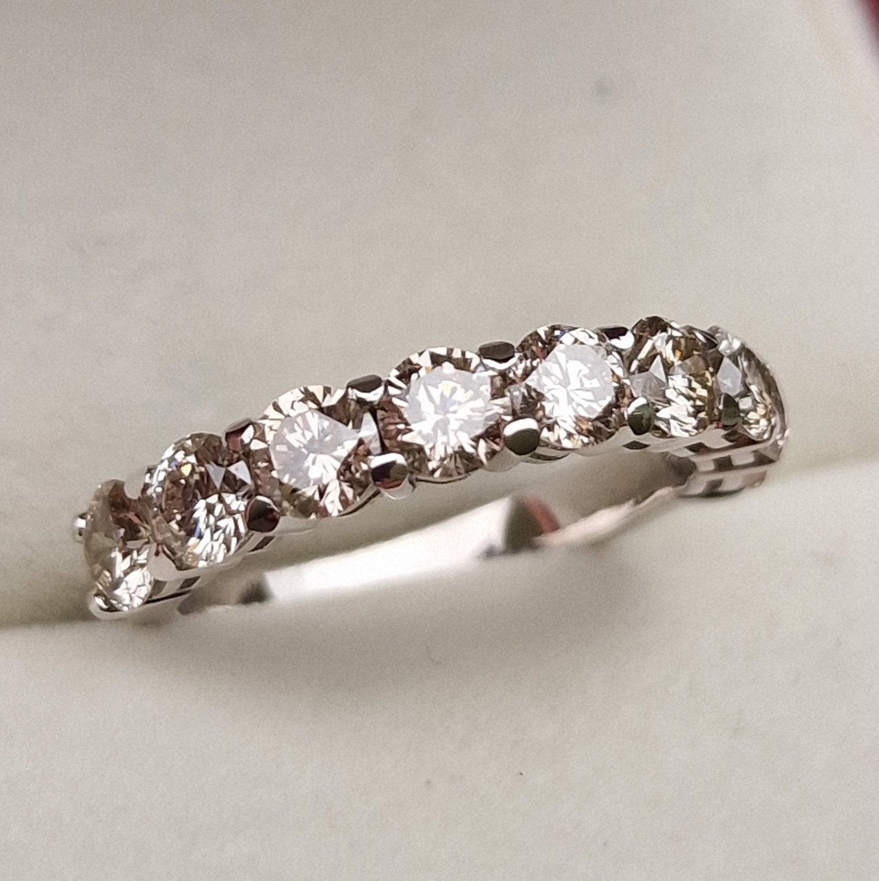 Кольцо Deimantas 98882987 16,5р 3,13гр 1,90ct. купить,NaN