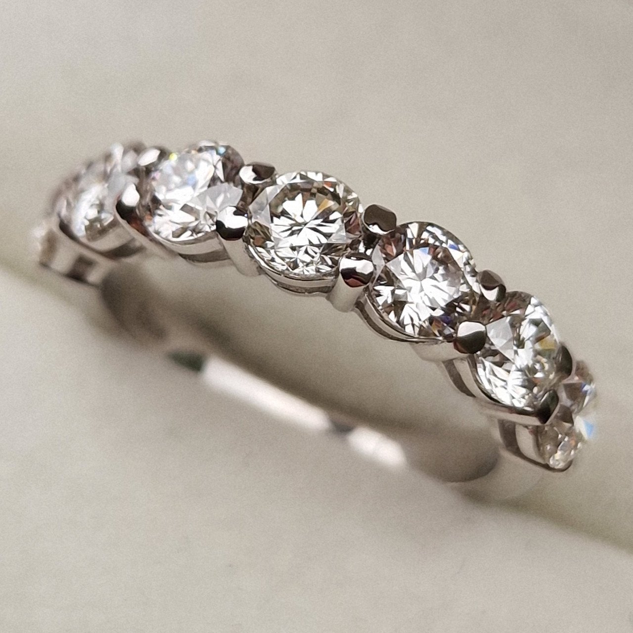 Кольцо Deimantas 98882991 16,5р 3,61гр 2,03ct. купить,NaN
