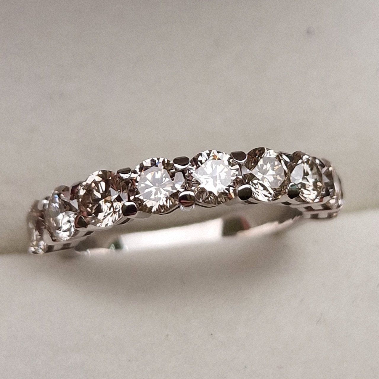Кольцо Deimantas 98882987 16,5р 3,13гр 1,90ct. купить,NaN