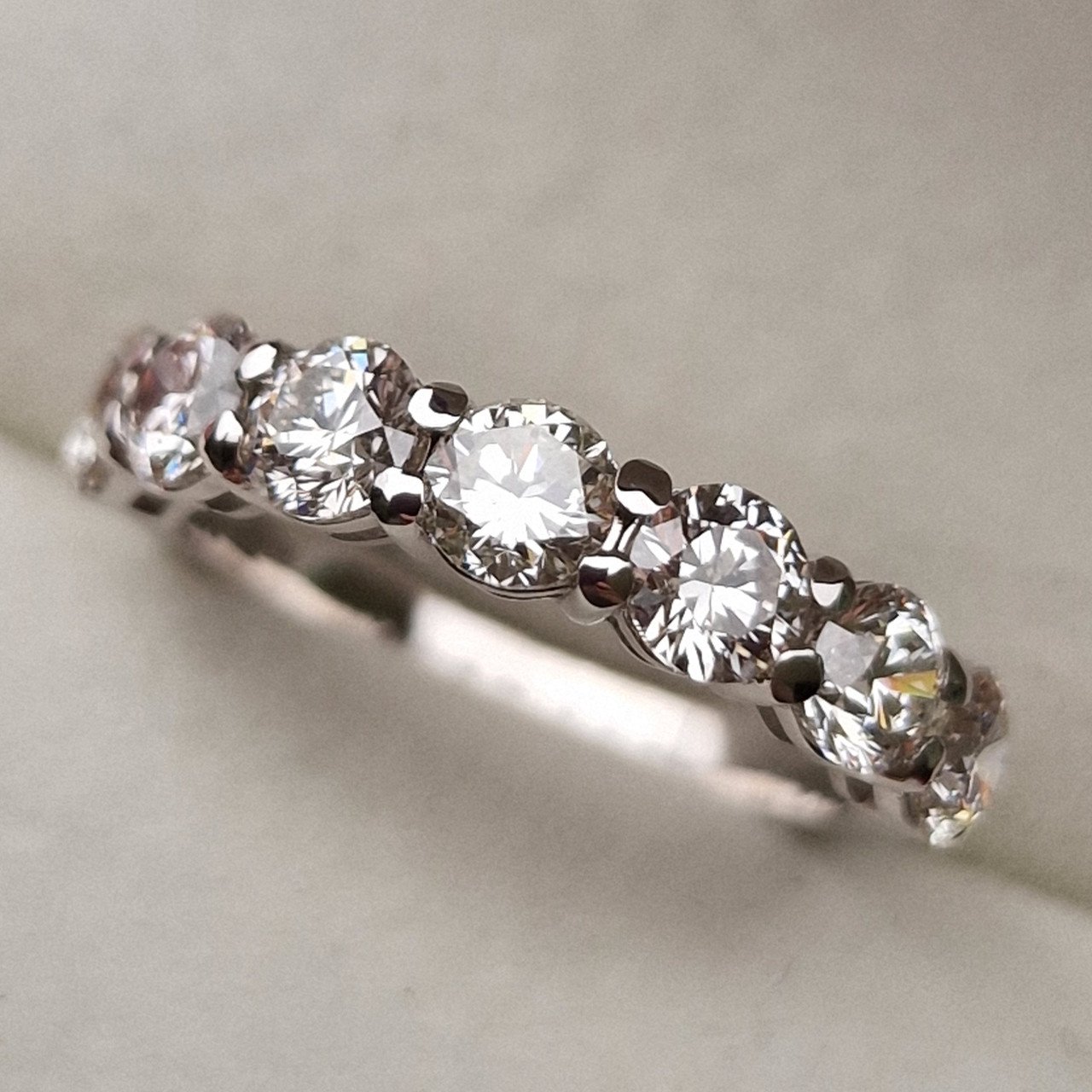 Кольцо Deimantas 98882991 16,5р 3,61гр 2,03ct. купить,NaN