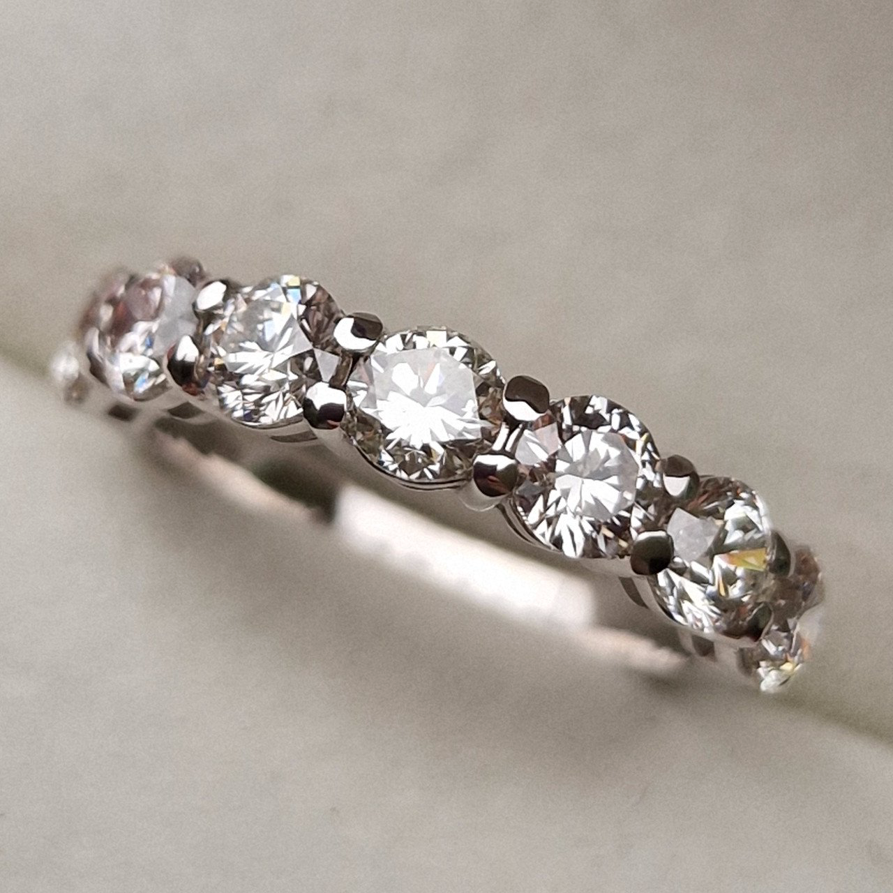 Кольцо Deimantas 98882991 16,5р 3,61гр 2,03ct. купить,NaN