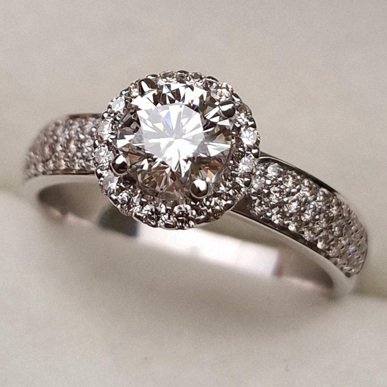Кольцо Deimantas 98883417 17р 3,46гр 1,04ct. купить,NaN