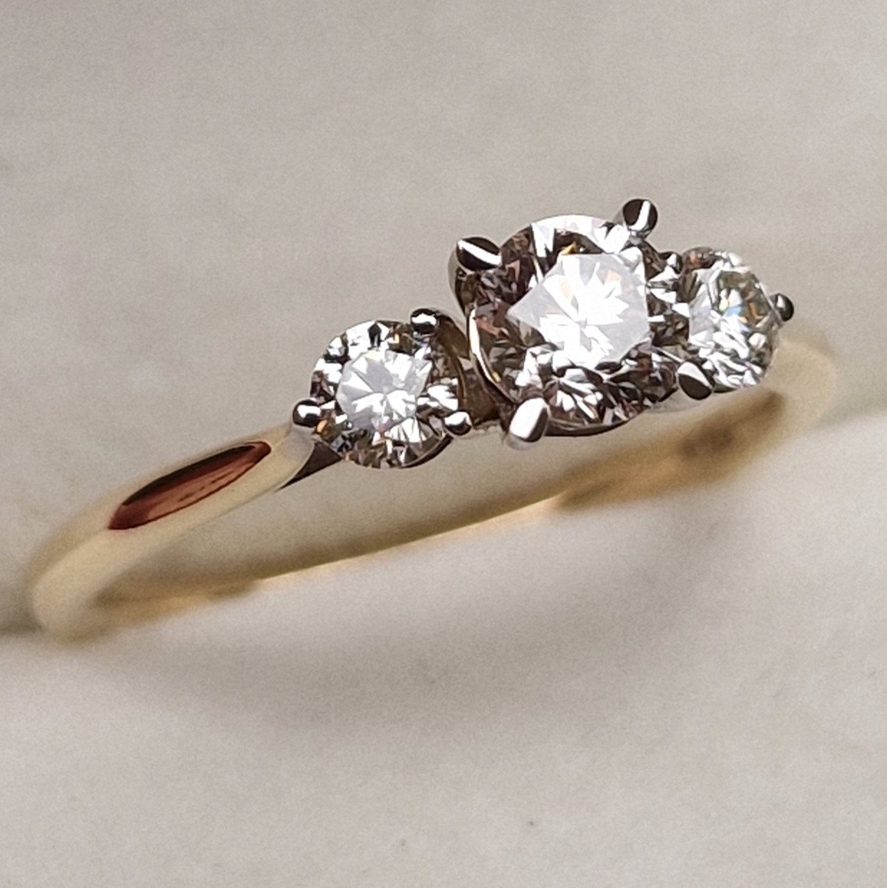 Кольцо Deimantas 98883388 17р 2,41гр 0,73ct. купить,NaN