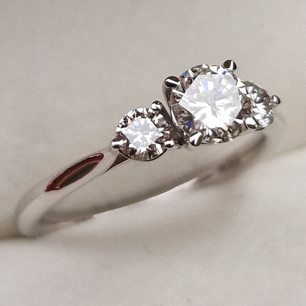 Кольцо Deimantas 98883076 16,5р 2,35гр 0,78ct. купить,NaN