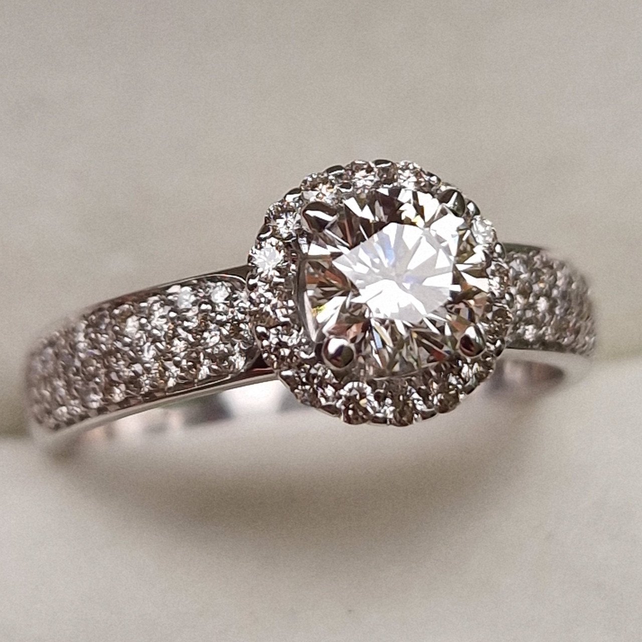 Кольцо Deimantas 98883417 17р 3,46гр 1,04ct. купить,NaN