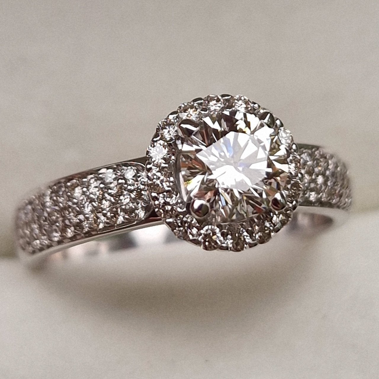 Кольцо Deimantas 98883417 17р 3,46гр 1,04ct. купить,NaN