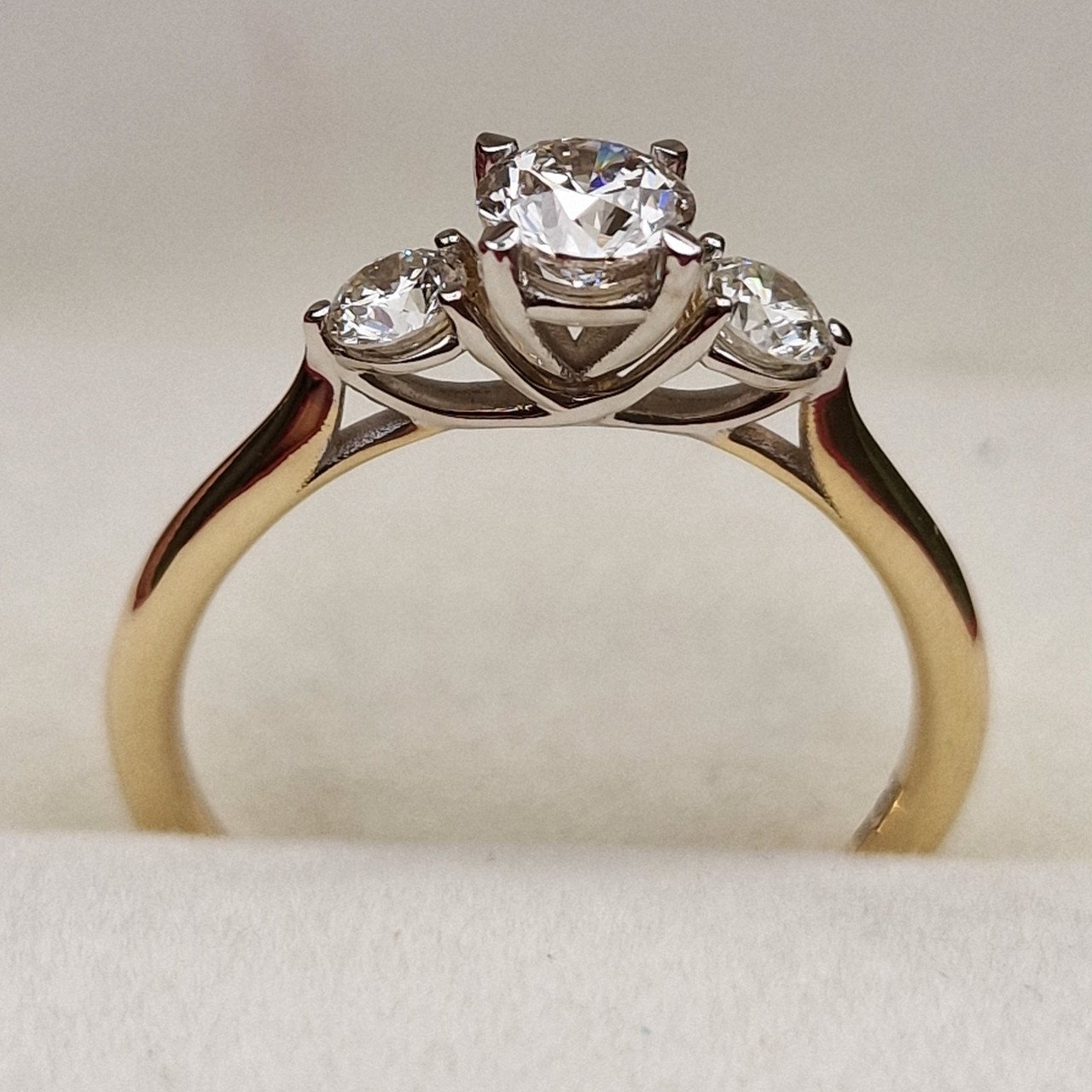 Кольцо Deimantas 98883388 17р 2,41гр 0,73ct. купить,NaN