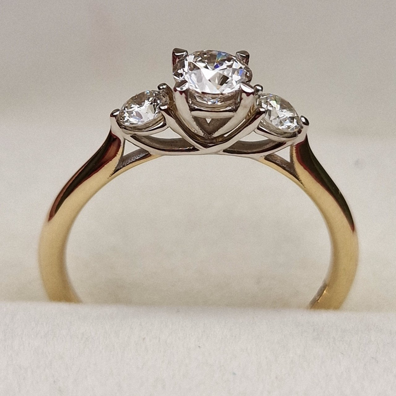 Кольцо Deimantas 98883388 17р 2,41гр 0,73ct. купить,NaN