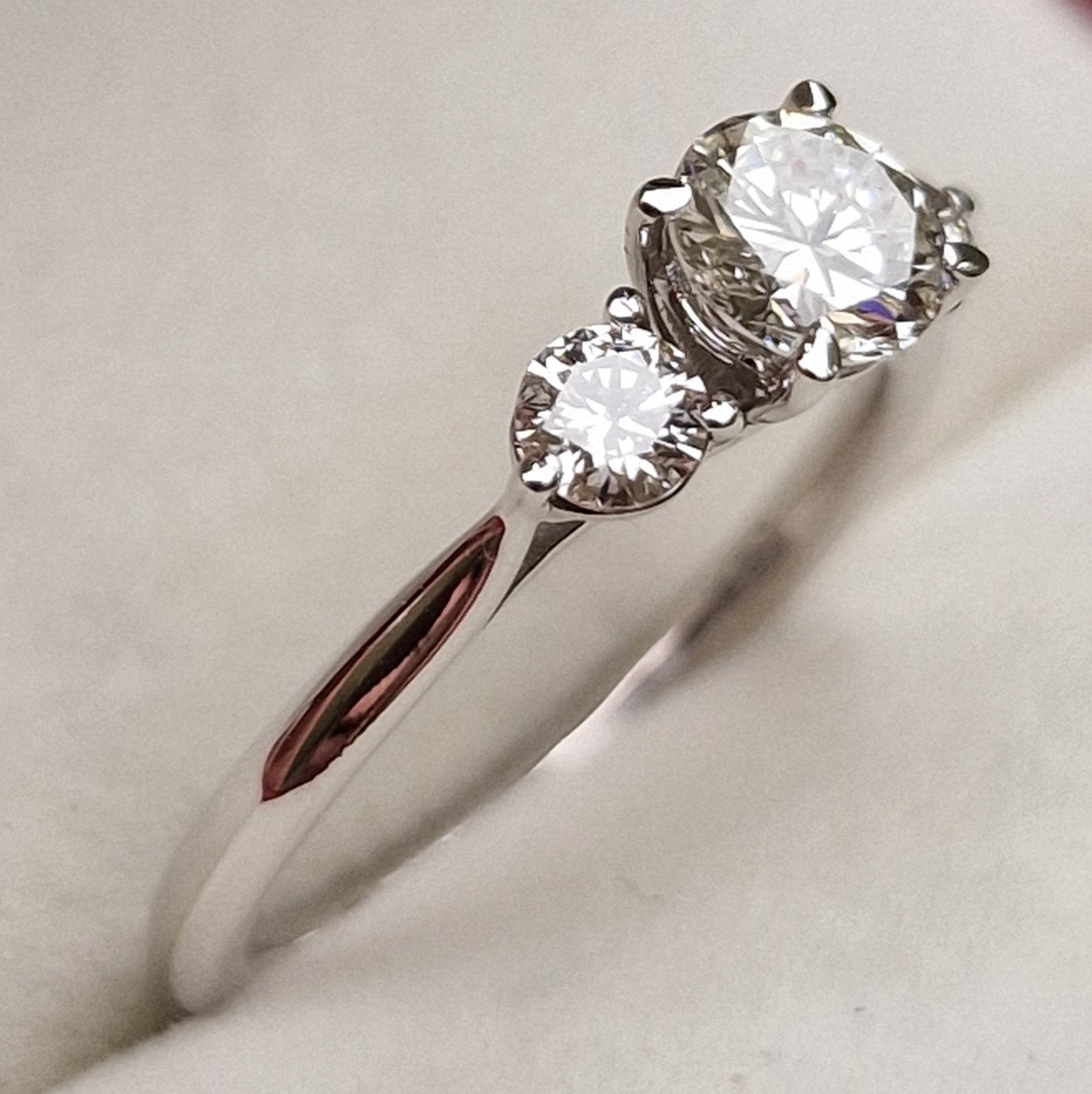 Кольцо Deimantas 98883076 16,5р 2,35гр 0,78ct. купить,NaN