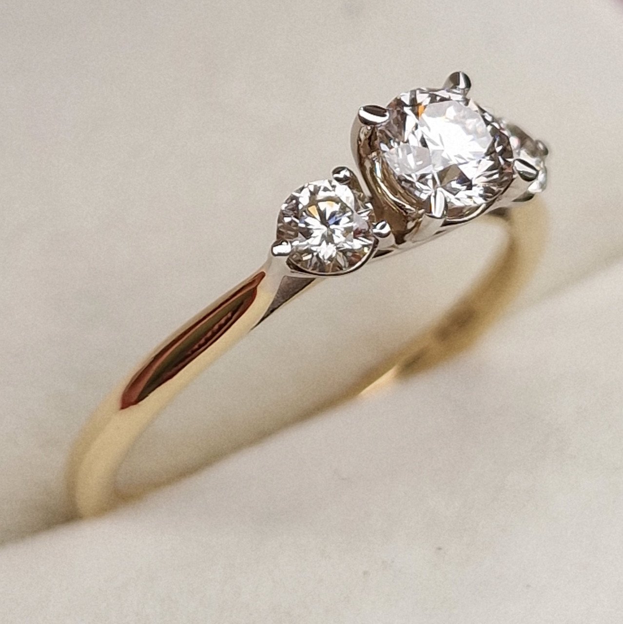 Кольцо Deimantas 98883388 17р 2,41гр 0,73ct. купить,NaN