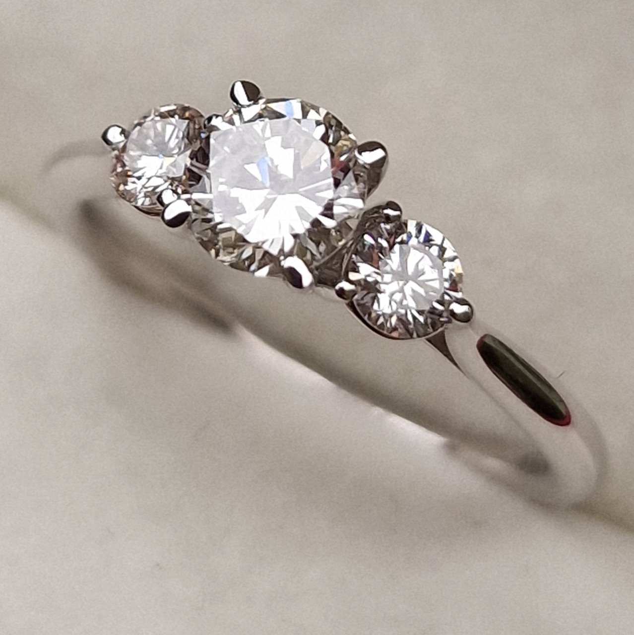 Кольцо Deimantas 98883076 16,5р 2,35гр 0,78ct. купить,NaN