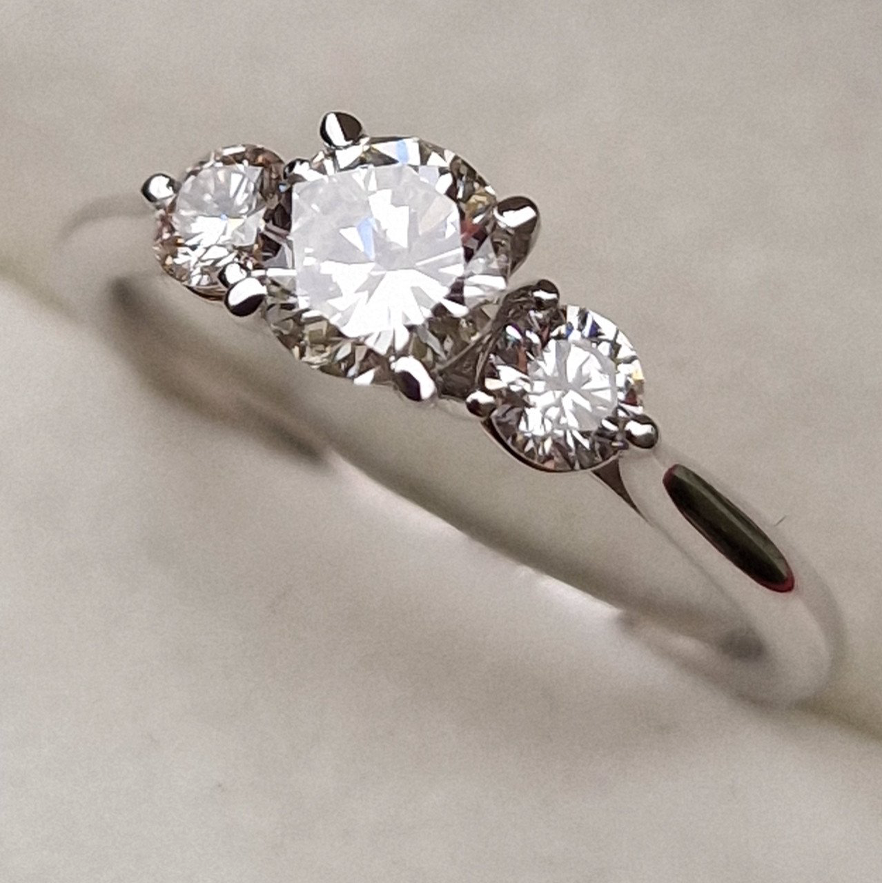 Кольцо Deimantas 98883076 16,5р 2,35гр 0,78ct. купить,NaN