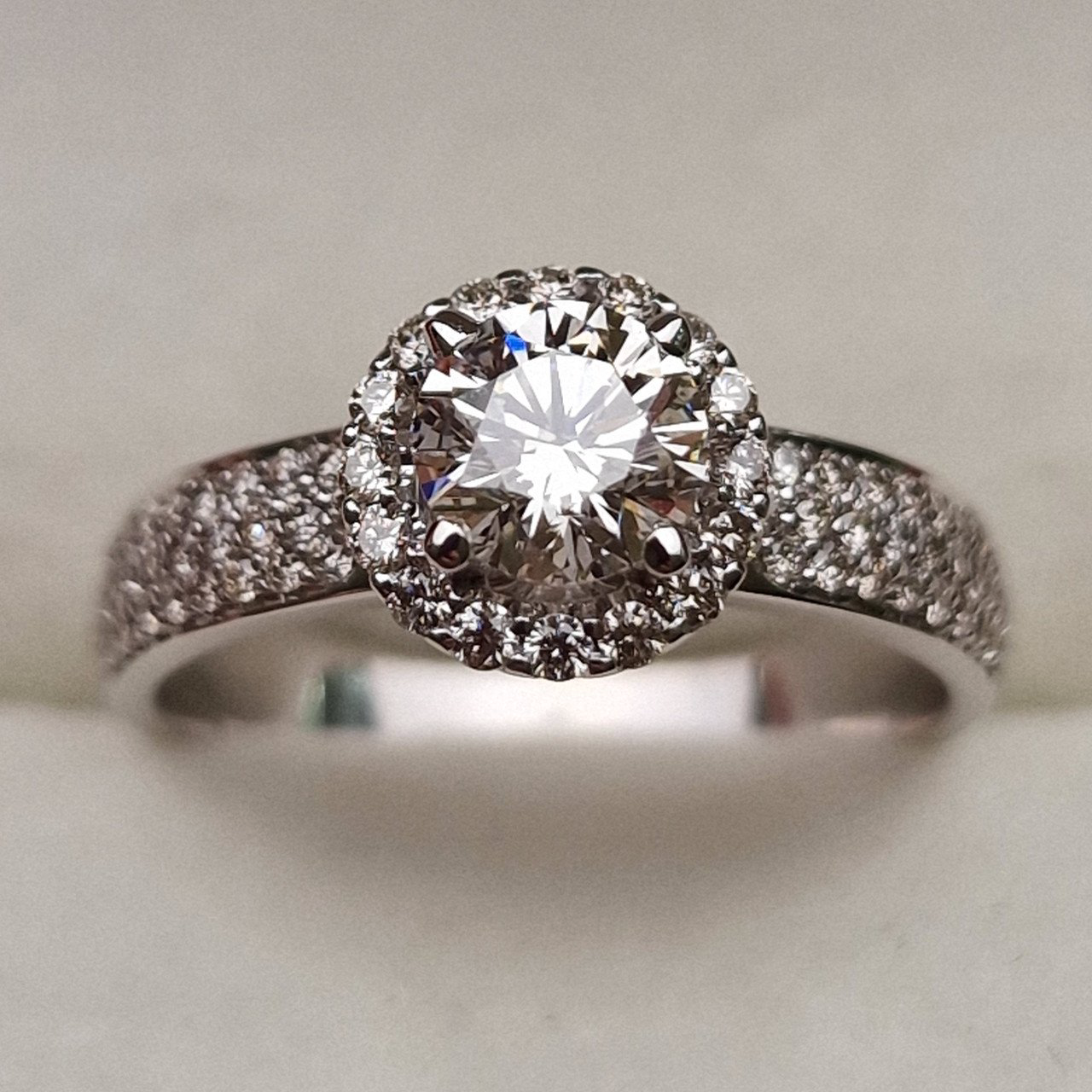 Кольцо Deimantas 98883417 17р 3,46гр 1,04ct. купить,NaN