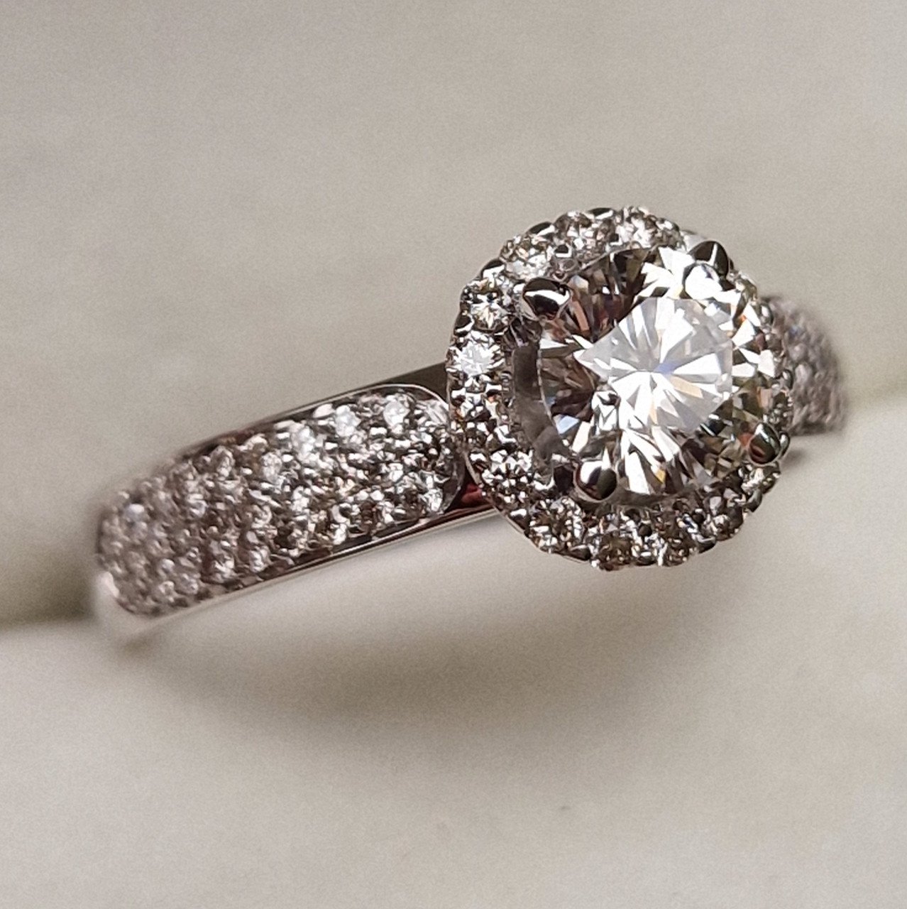 Кольцо Deimantas 98883417 17р 3,46гр 1,04ct. купить,NaN