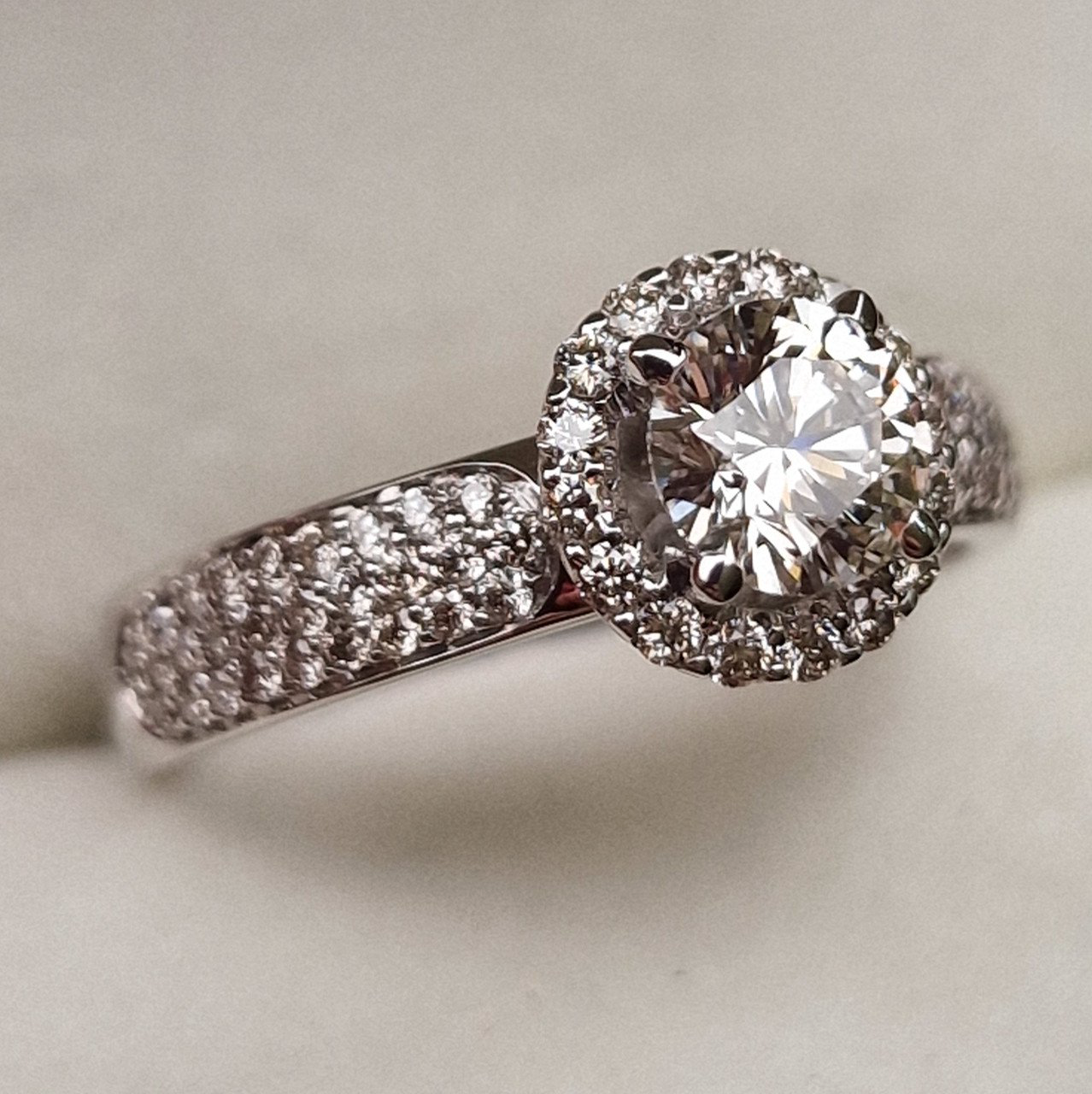 Кольцо Deimantas 98883417 17р 3,46гр 1,04ct. купить,NaN