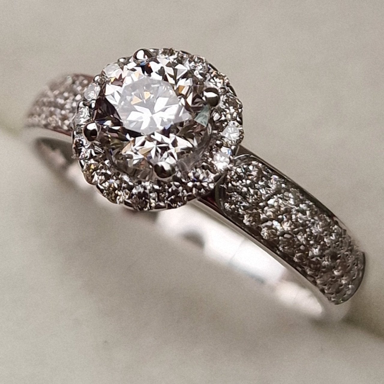 Кольцо Deimantas 98883427 17,5р 3,39гр 1,12ct. купить,NaN