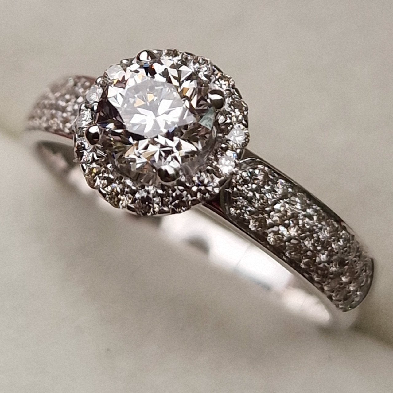 Кольцо Deimantas 98883427 17,5р 3,39гр 1,12ct. купить,NaN