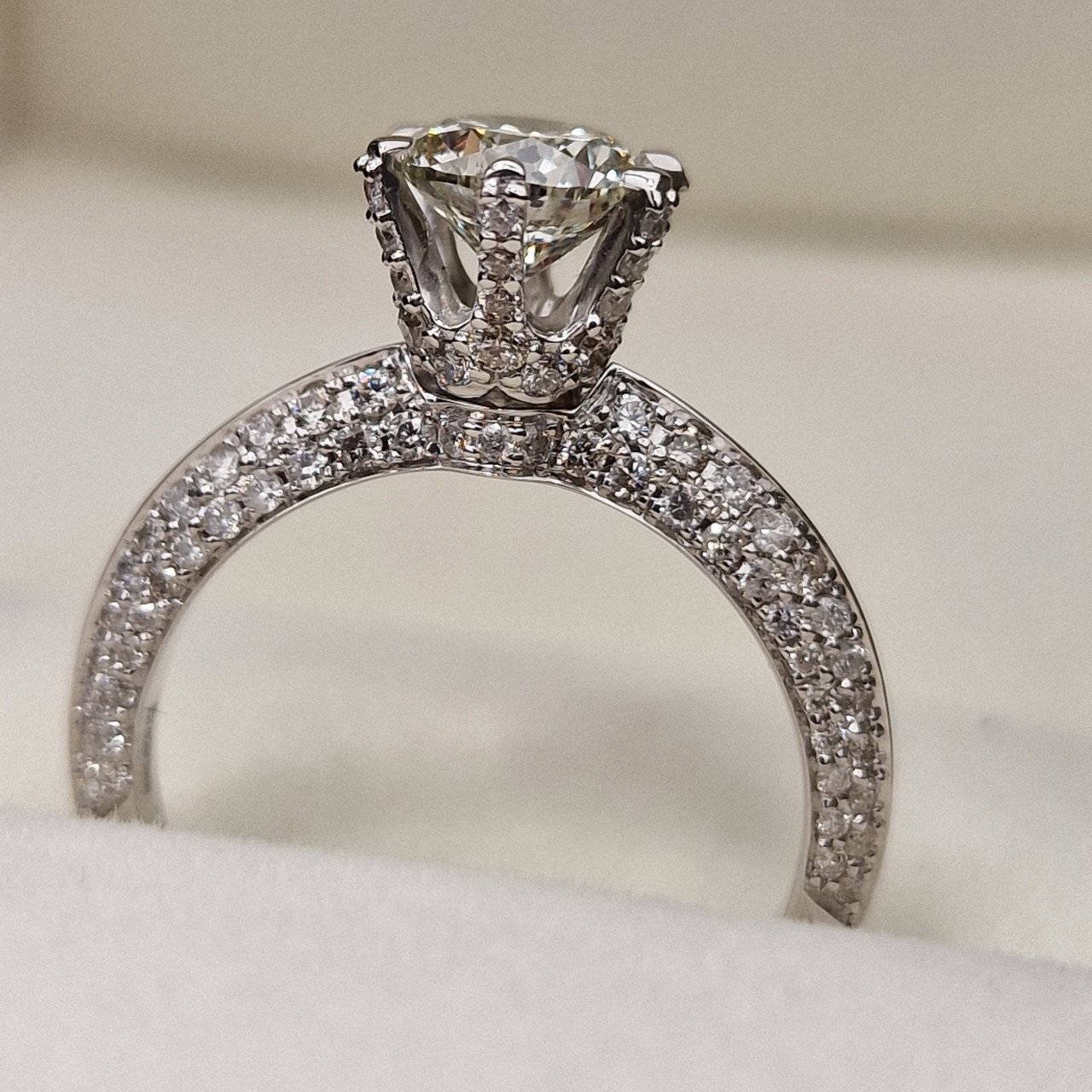 Кольцо Deimantas 98883436 17р 3,32гр 2,19ct. купить,NaN