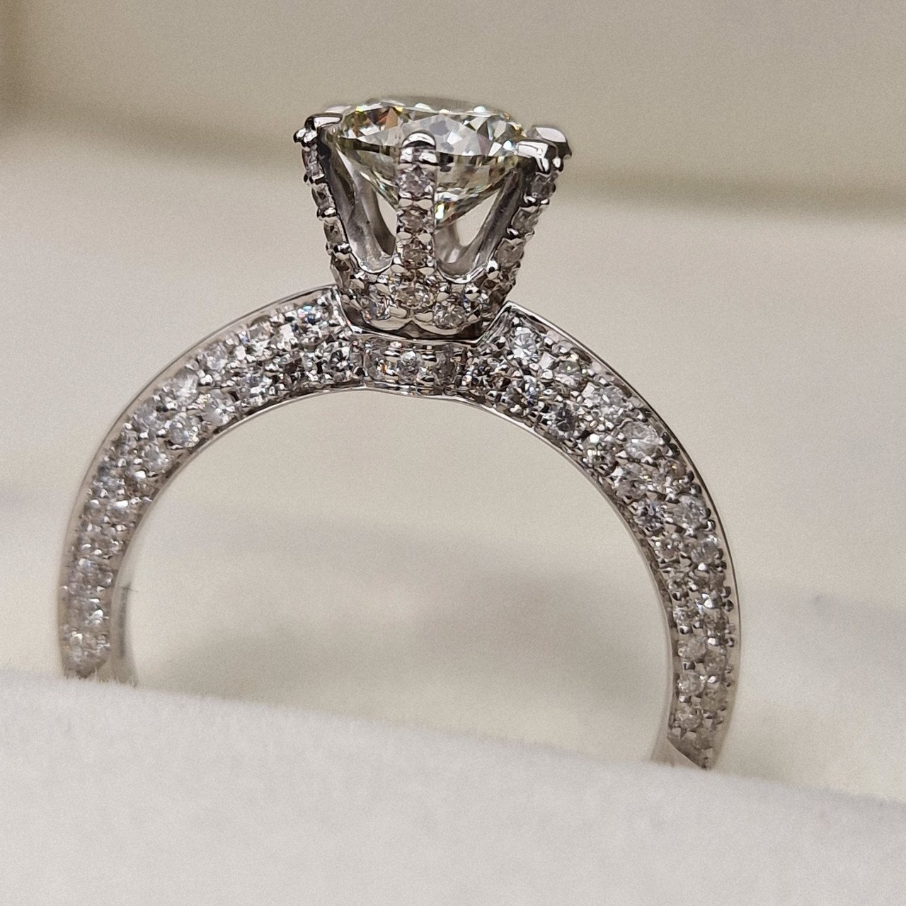 Кольцо Deimantas 98883436 17р 3,32гр 2,19ct. купить,NaN